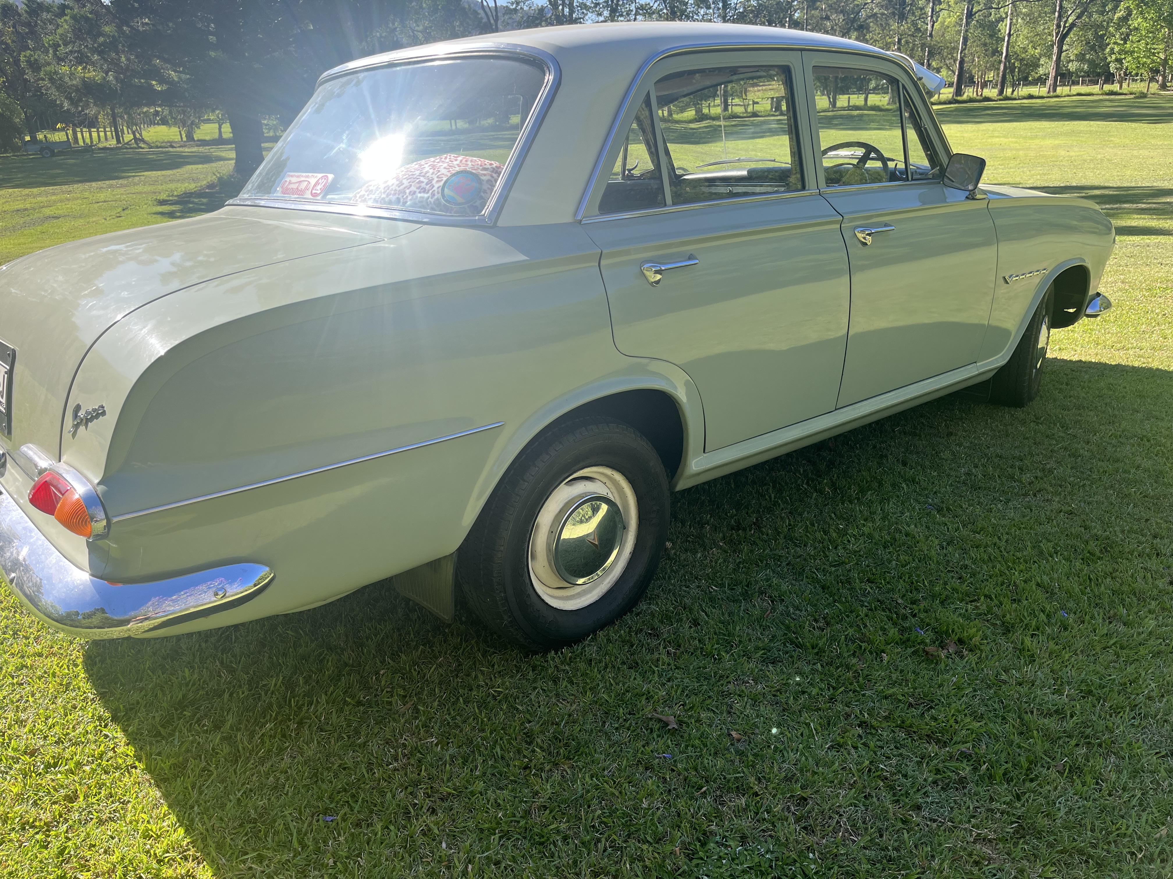 1964 VAUXHALL VICTOR FB MKI SEDAN