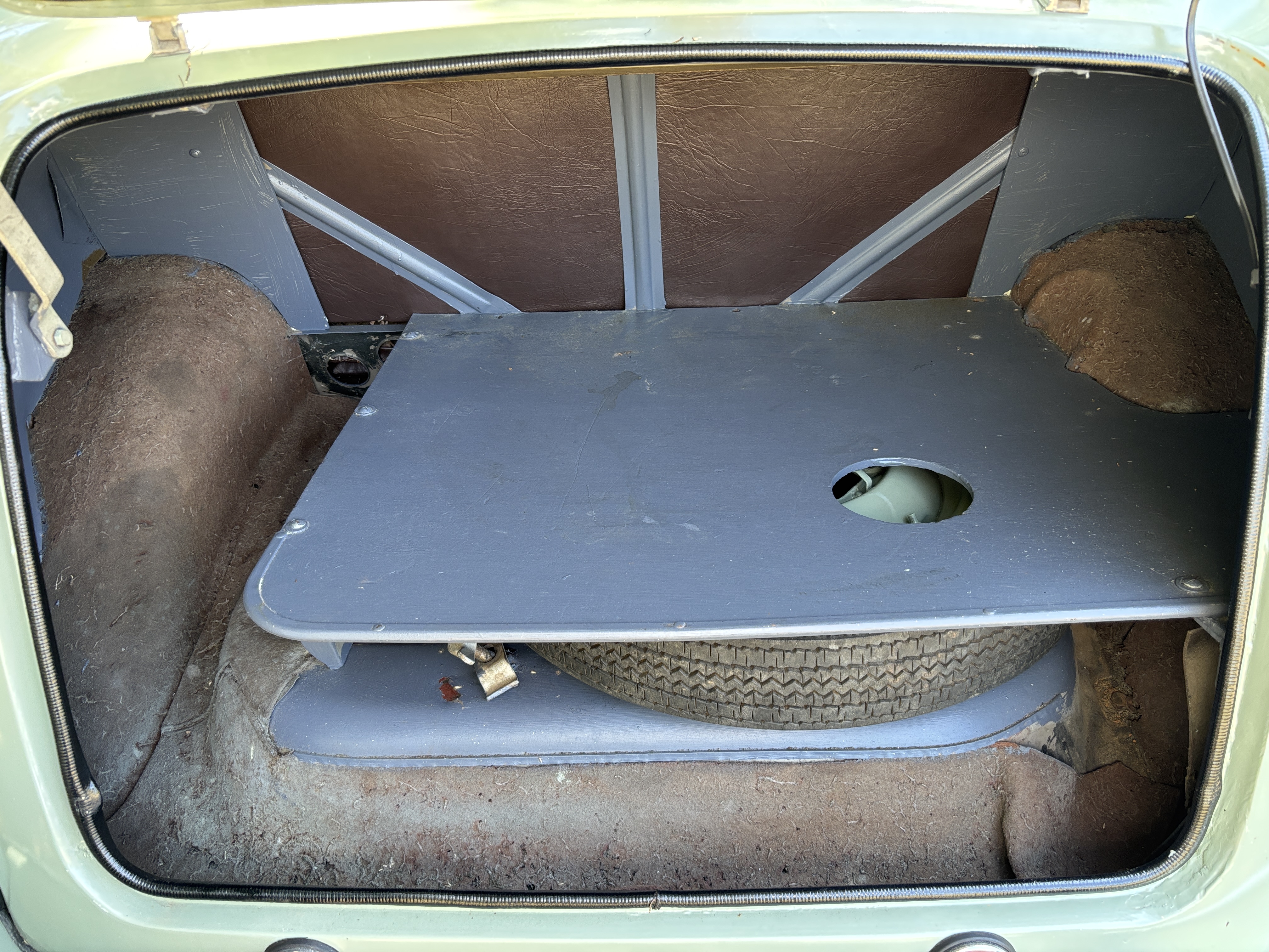 1949 VAUXHALL WYVERN LBX SEDAN 