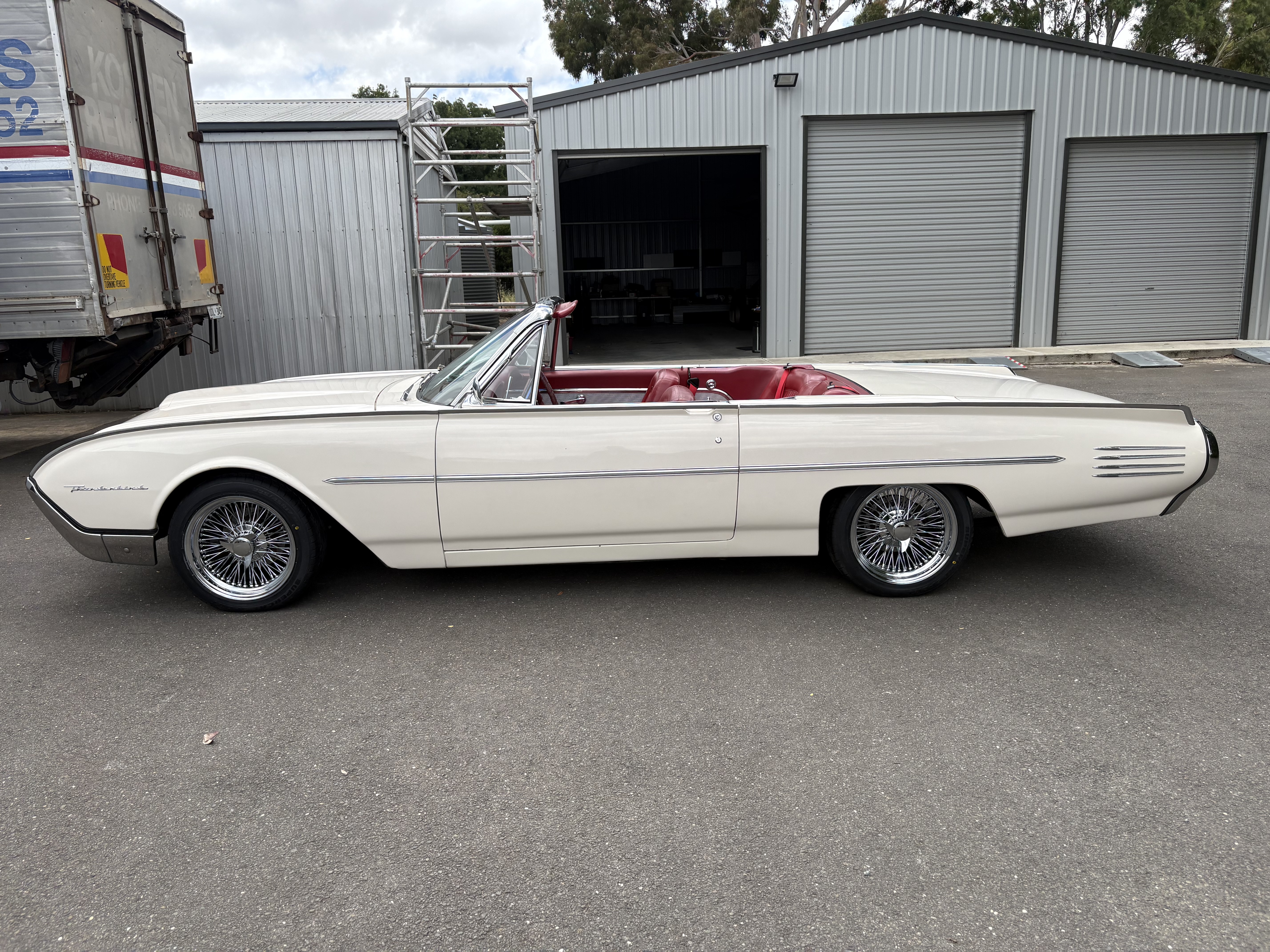 1961 FORD THUNDERBIRD CONVERTIBLE
