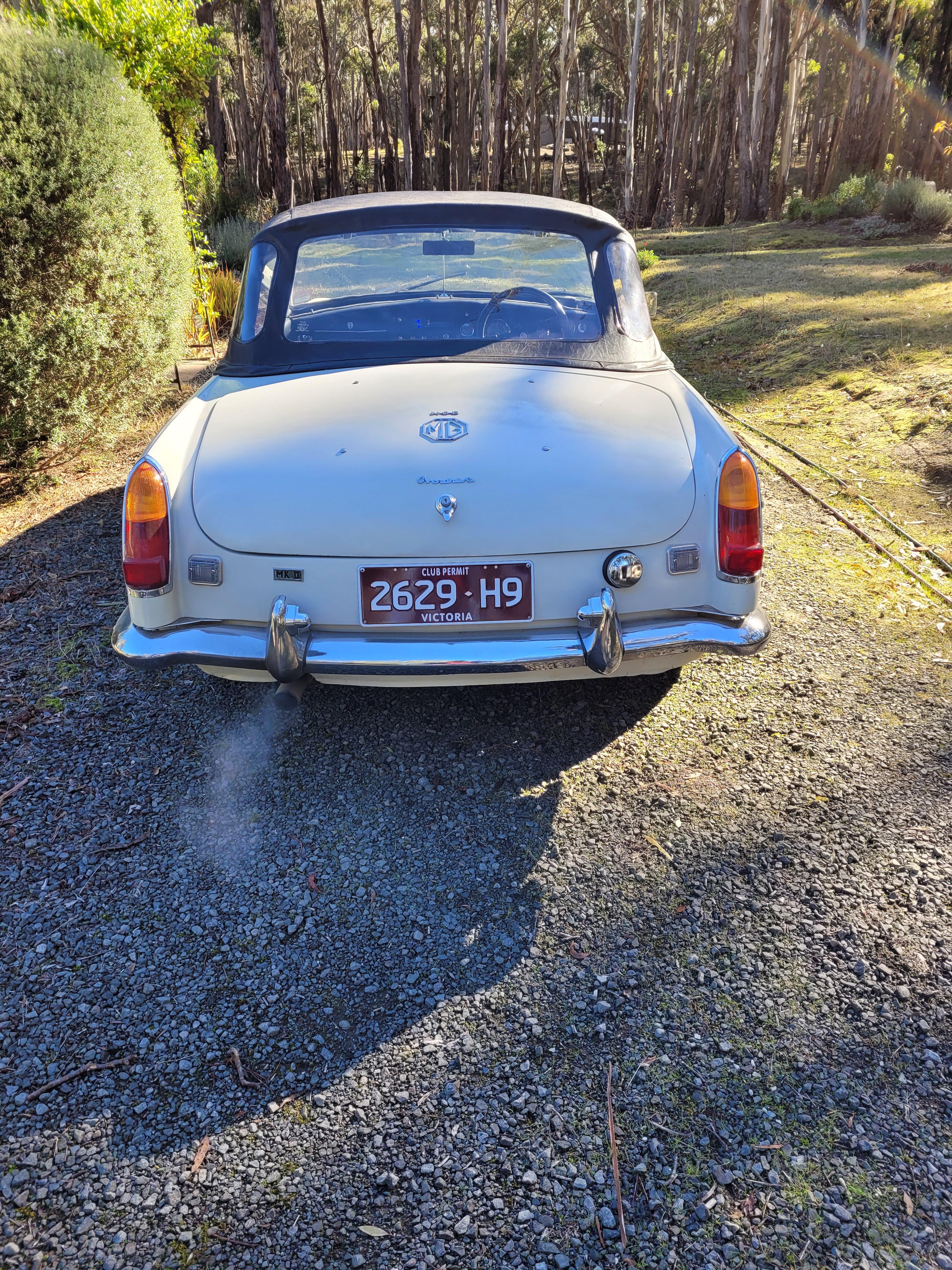 1969 MG MGB MK II 4 SP MANUAL 2D ROADSTER