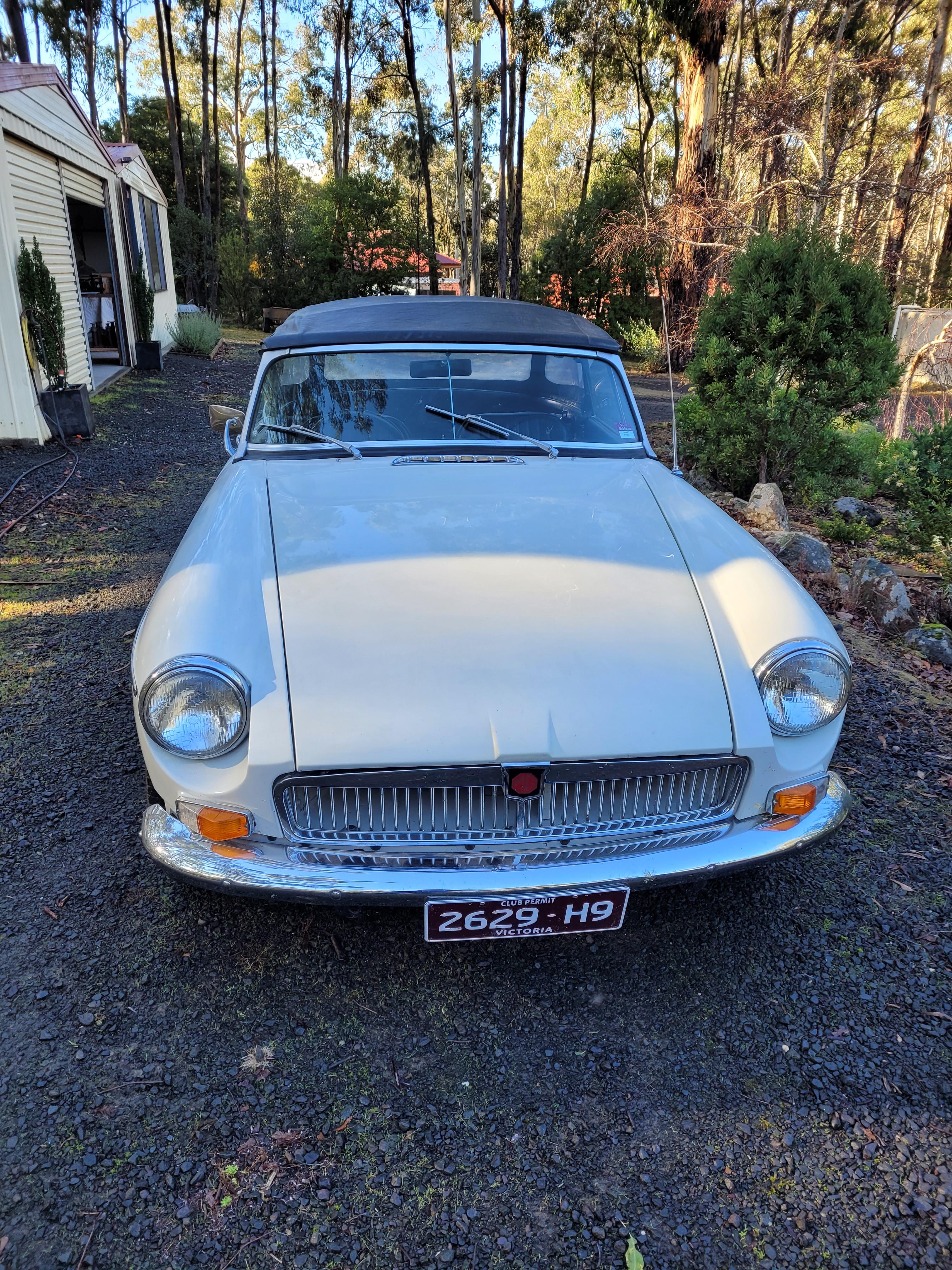 1969 MG MGB MK II 4 SP MANUAL 2D ROADSTER