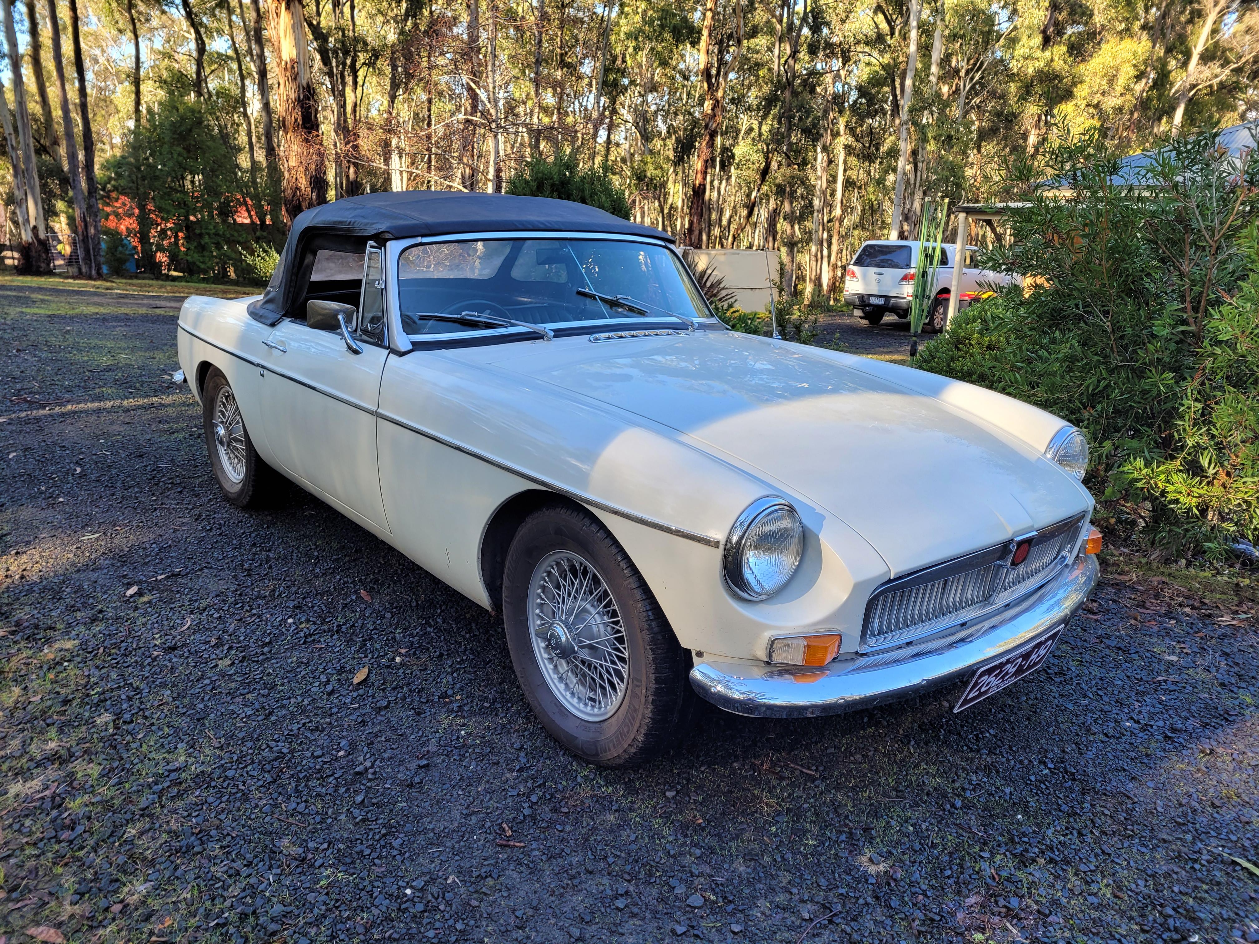 1969 MG MGB MK II 4 SP MANUAL 2D ROADSTER