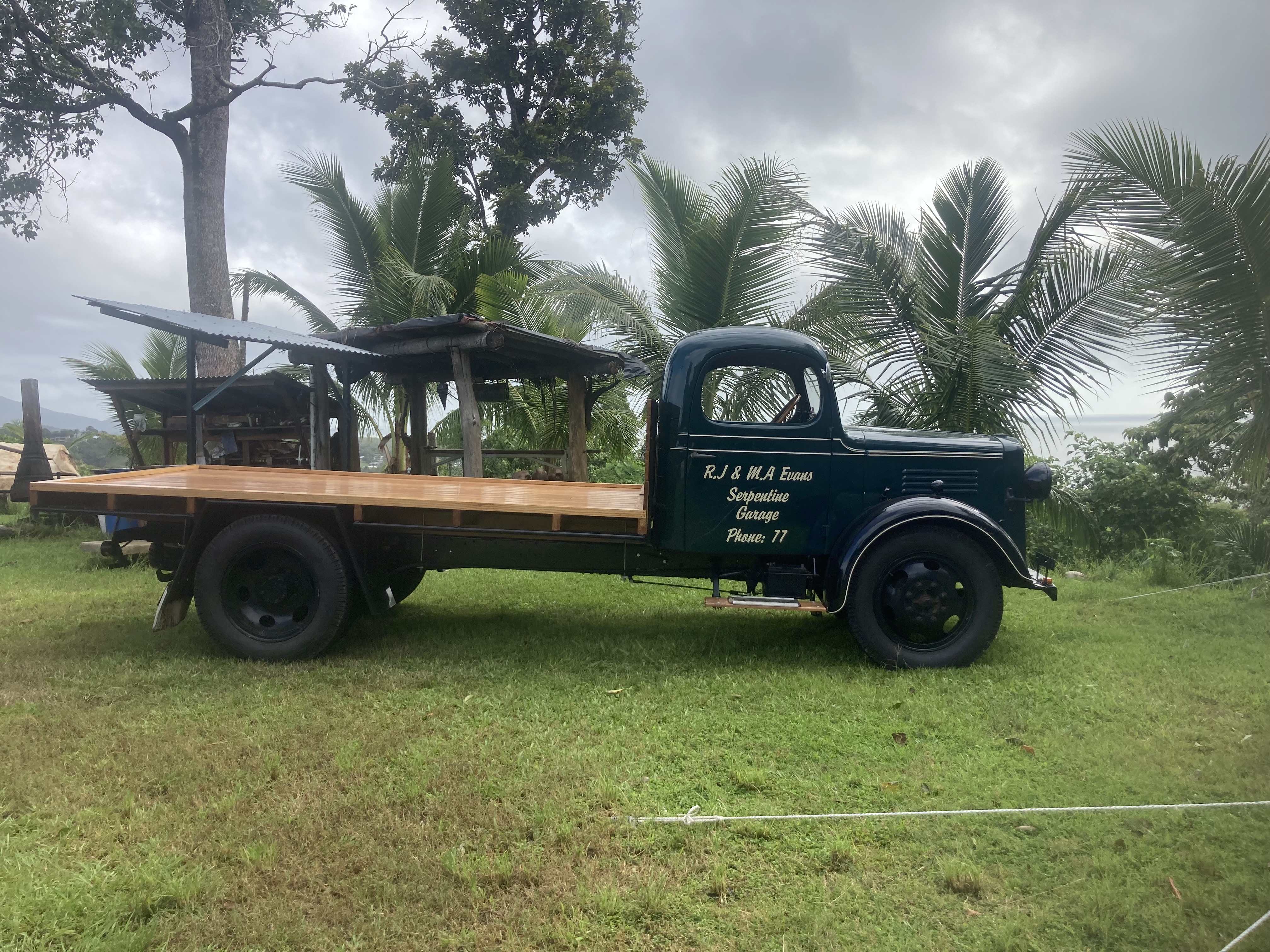 1936 BEDFORD TRAY TRUCK 