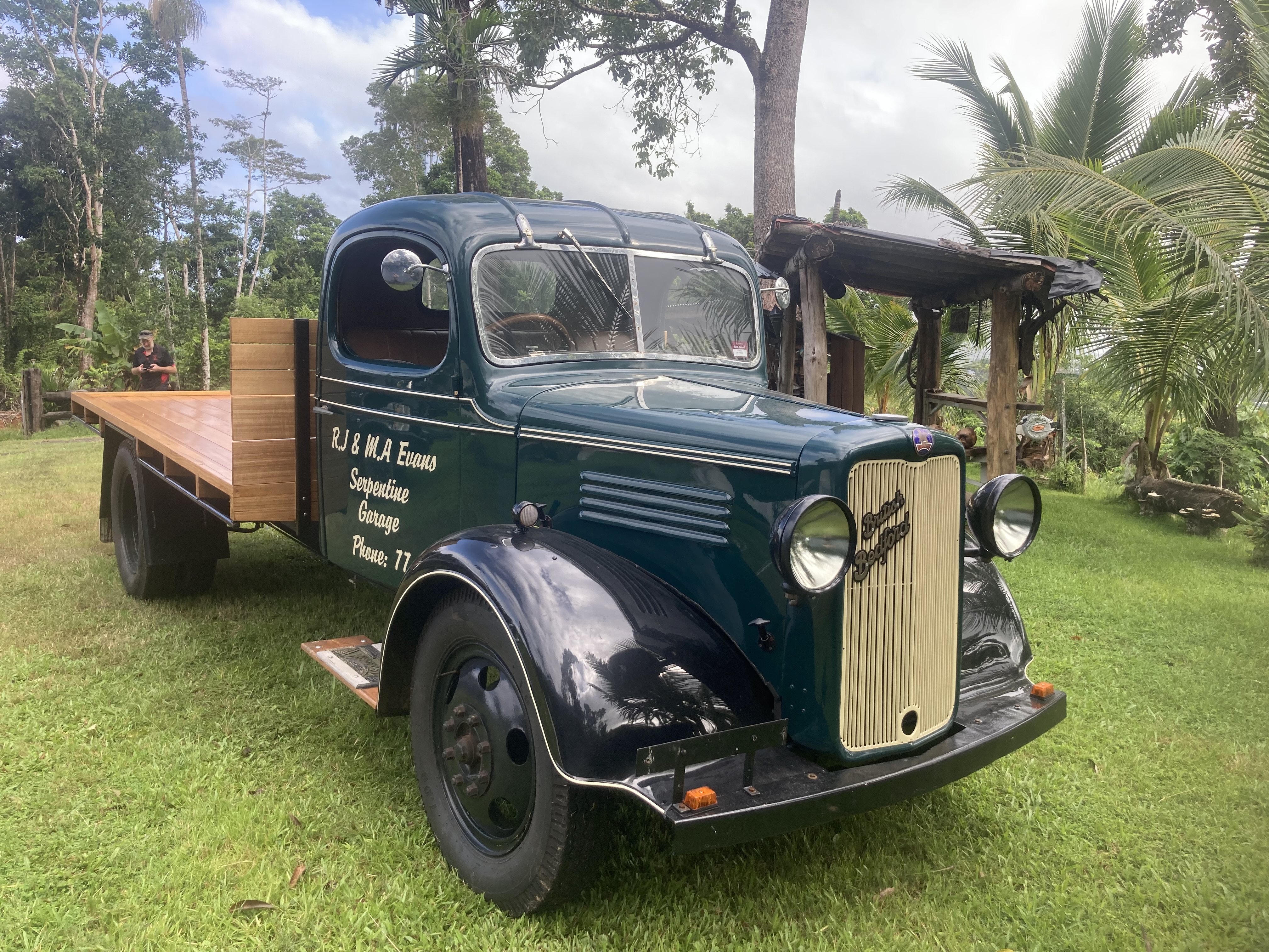 1936 BEDFORD TRAY TRUCK 