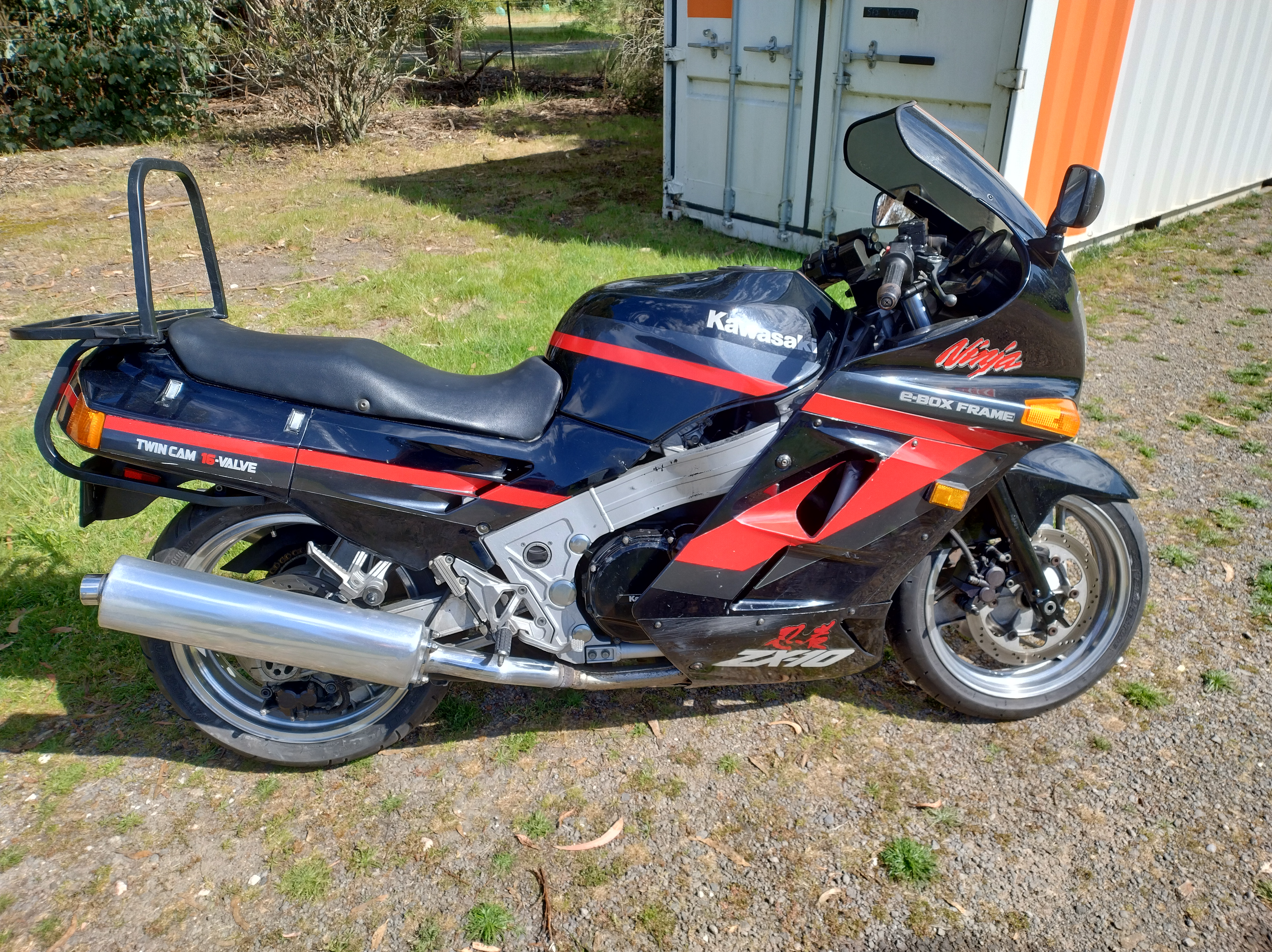 1990 KAWASAKI ZX-10 ROAD 