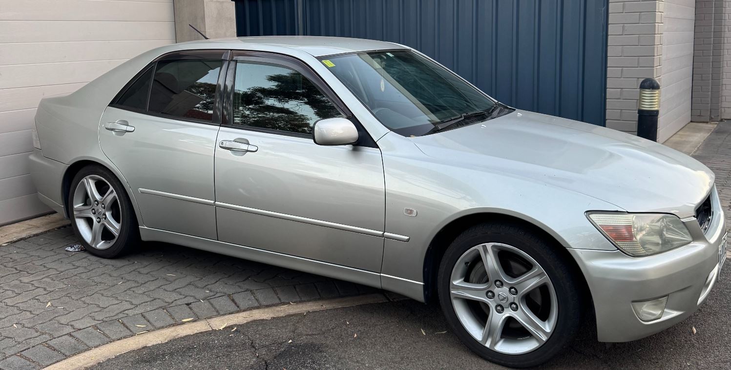1999 TOYOTA ALTEZZA RS200 Z EDITION 6 SP MANUAL SEDAN