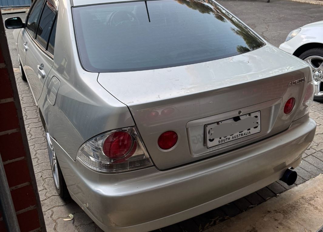 1999 TOYOTA ALTEZZA RS200 Z EDITION 6 SP MANUAL SEDAN