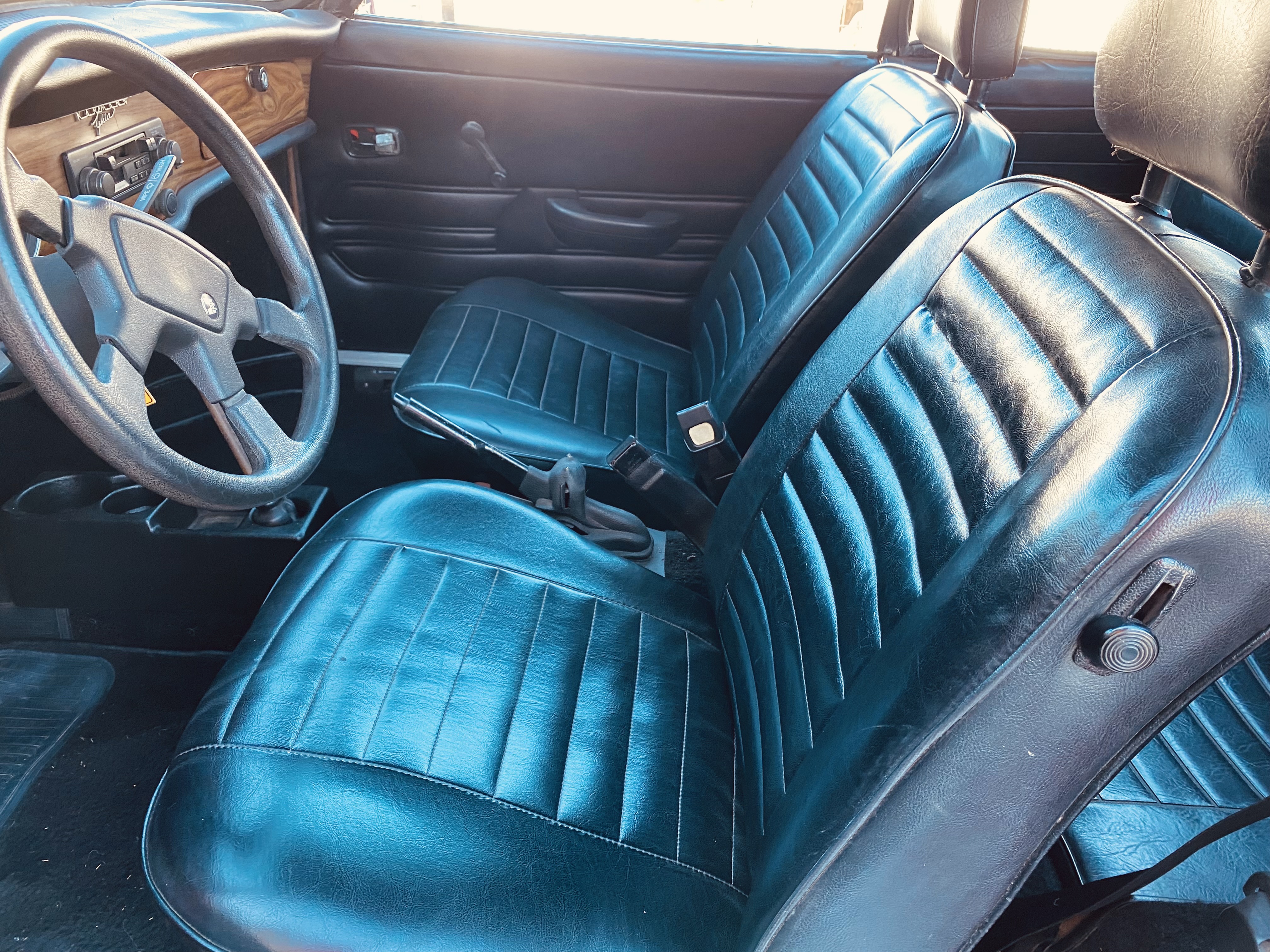 1972 VOLKSWAGEN KARMANN GHIA COUPE 