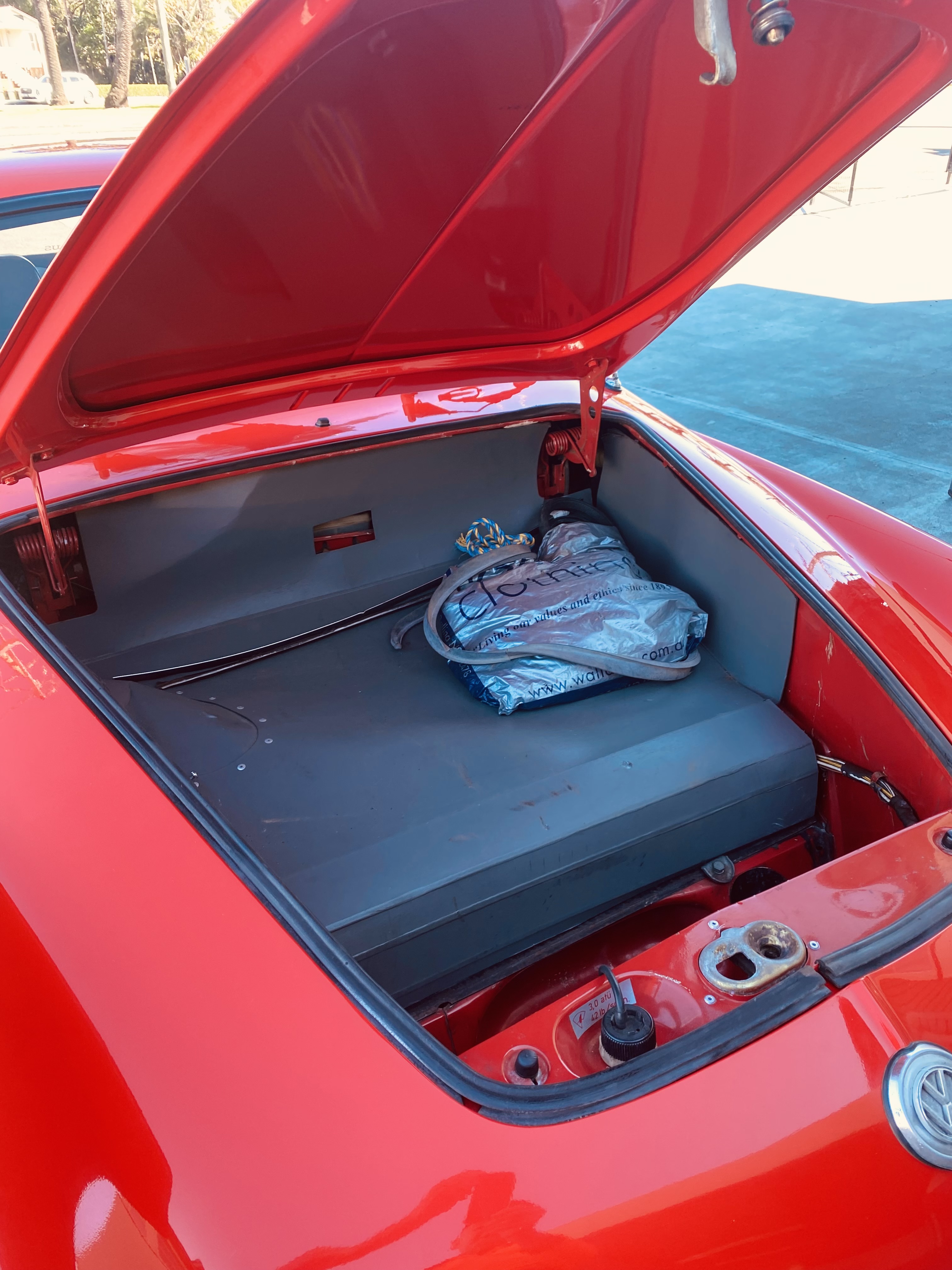 1972 VOLKSWAGEN KARMANN GHIA COUPE