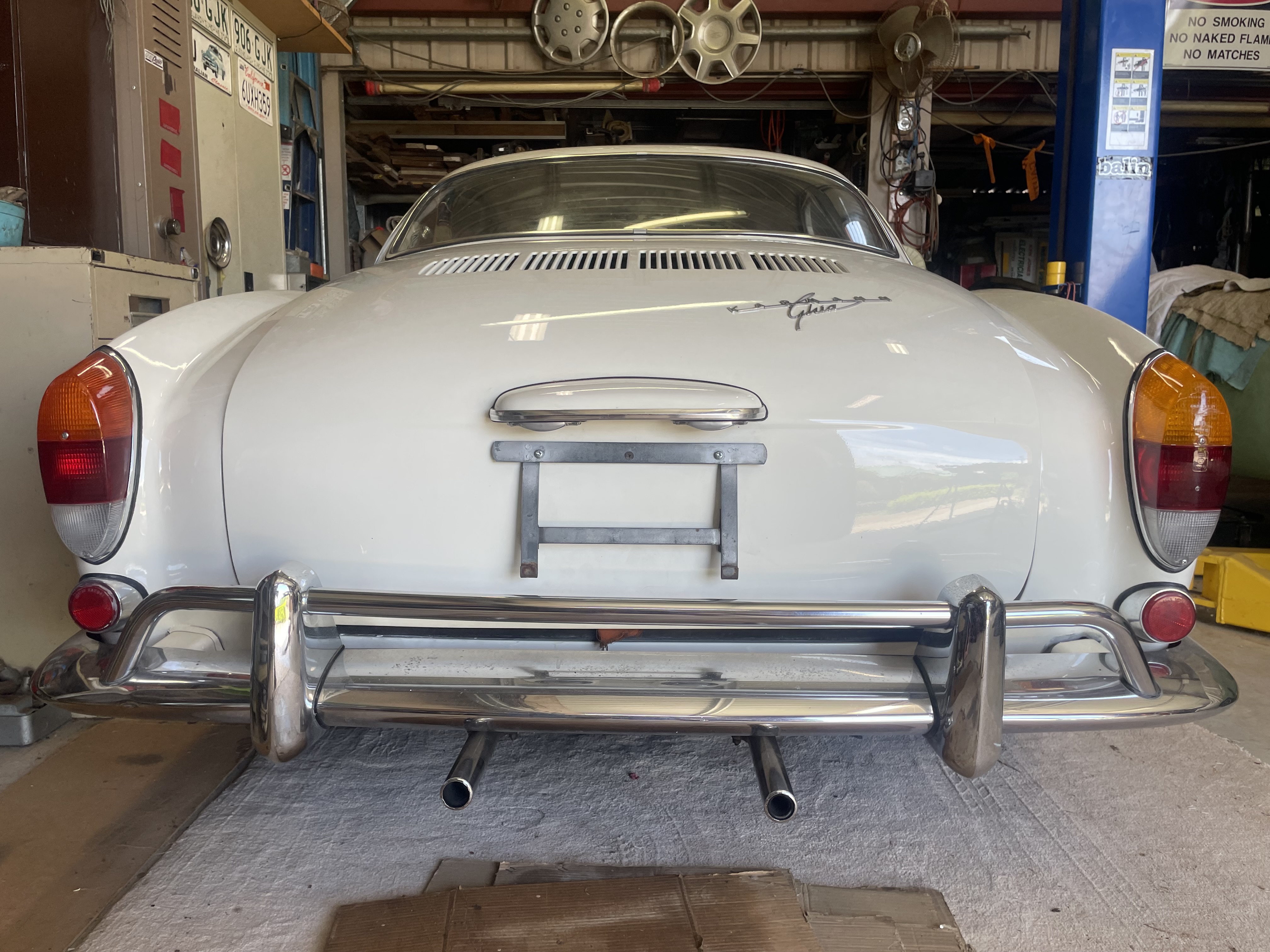 1970 VOLKSWAGEN KARMANN GHIA 4 SP MANUAL 2D COUPE