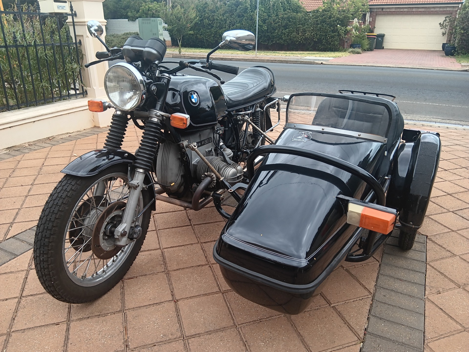 1973 BMW R90/6 WITH VELOREX SIDECAR