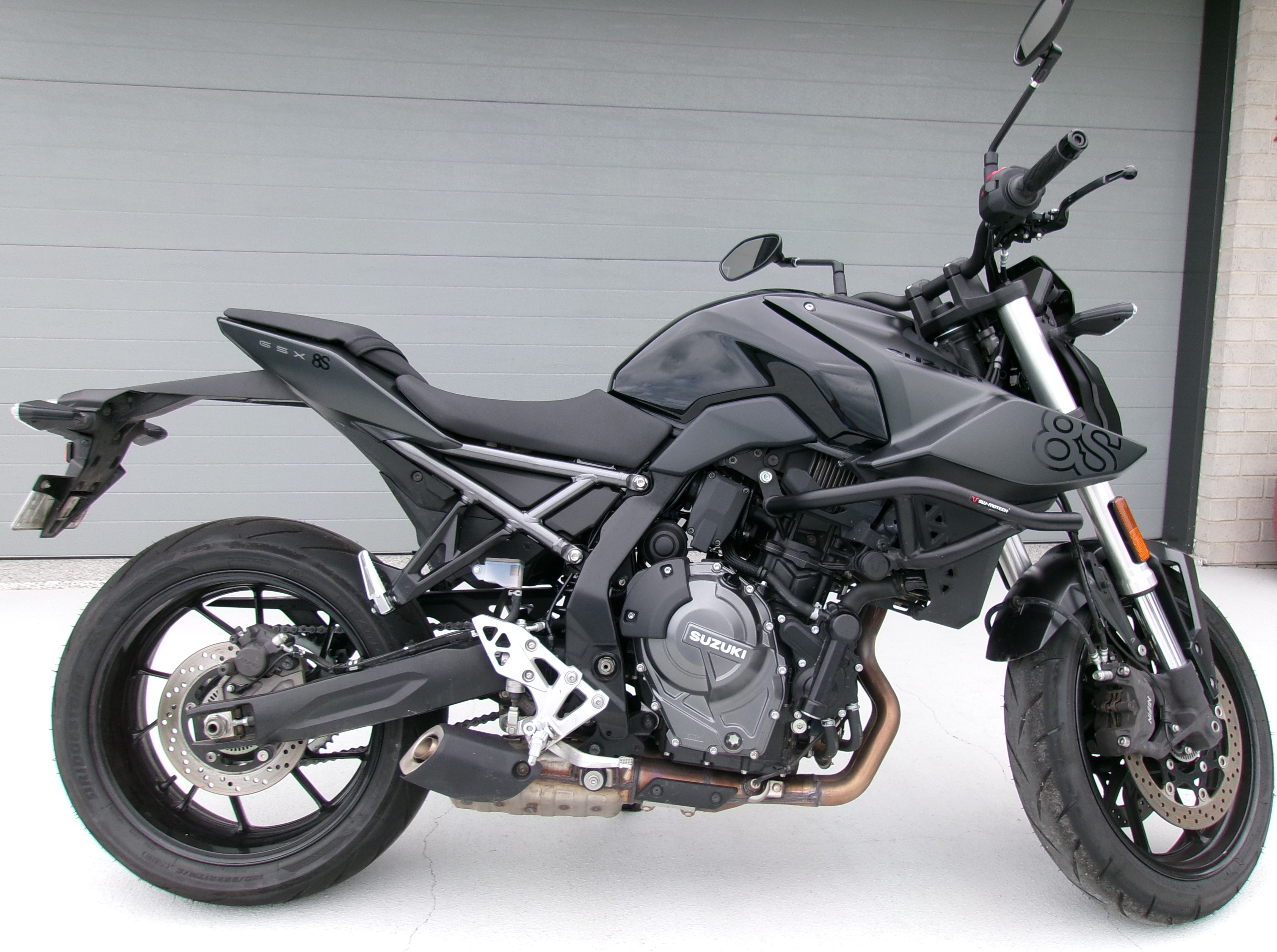 2023 SUZUKI GSX-8S ROAD