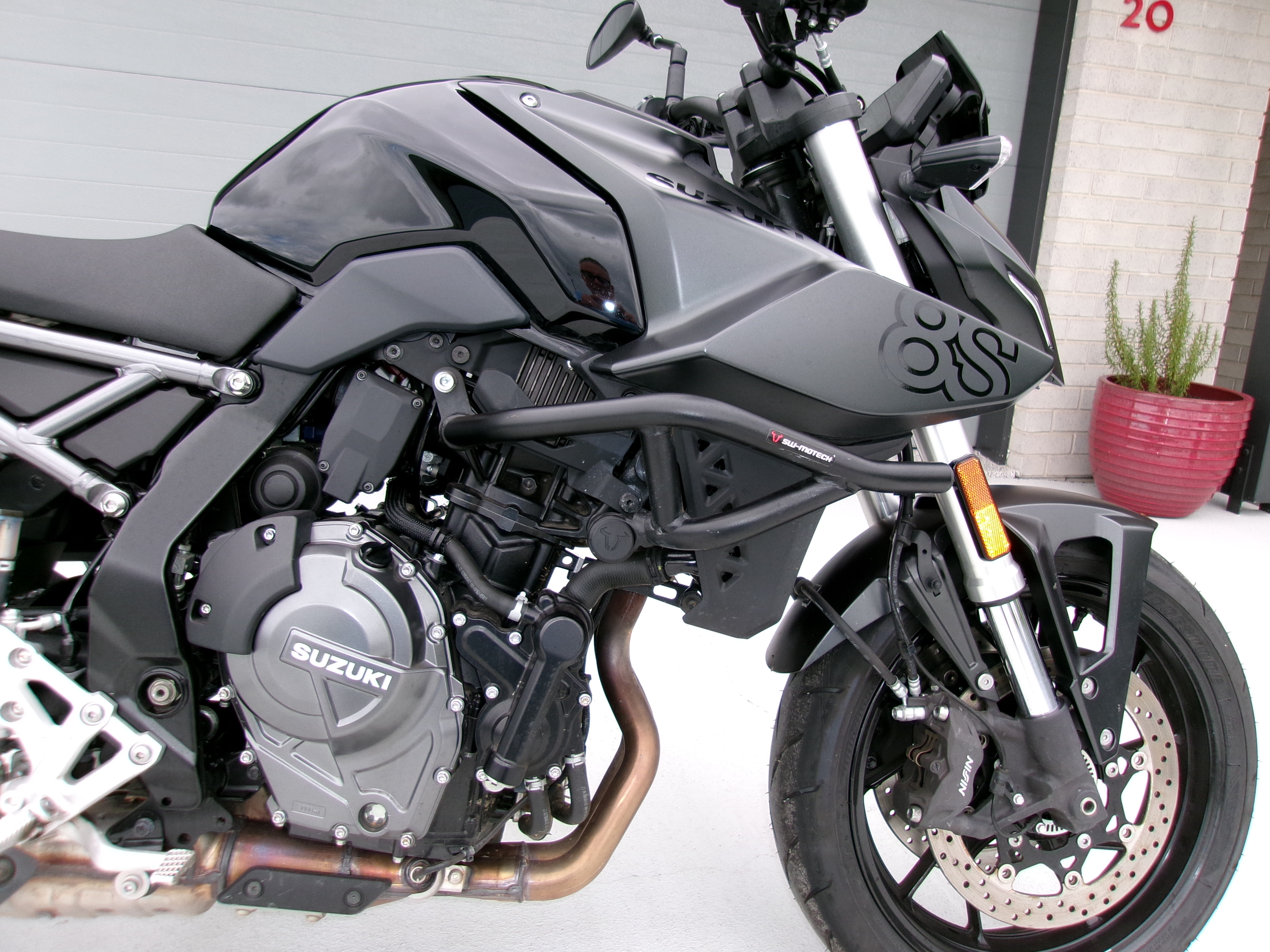 2023 SUZUKI GSX-8S ROAD