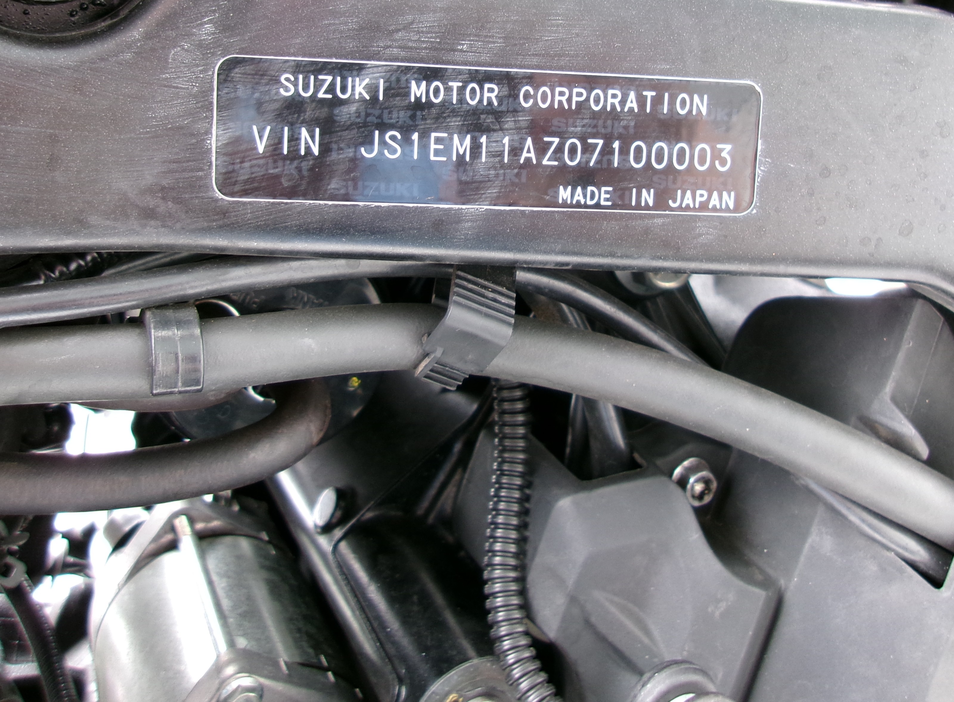 2023 SUZUKI GSX-8S ROAD