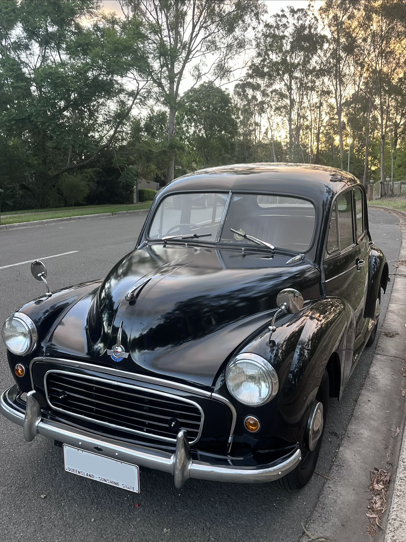 1952 MORRIS MINOR SERIES II SEDAN