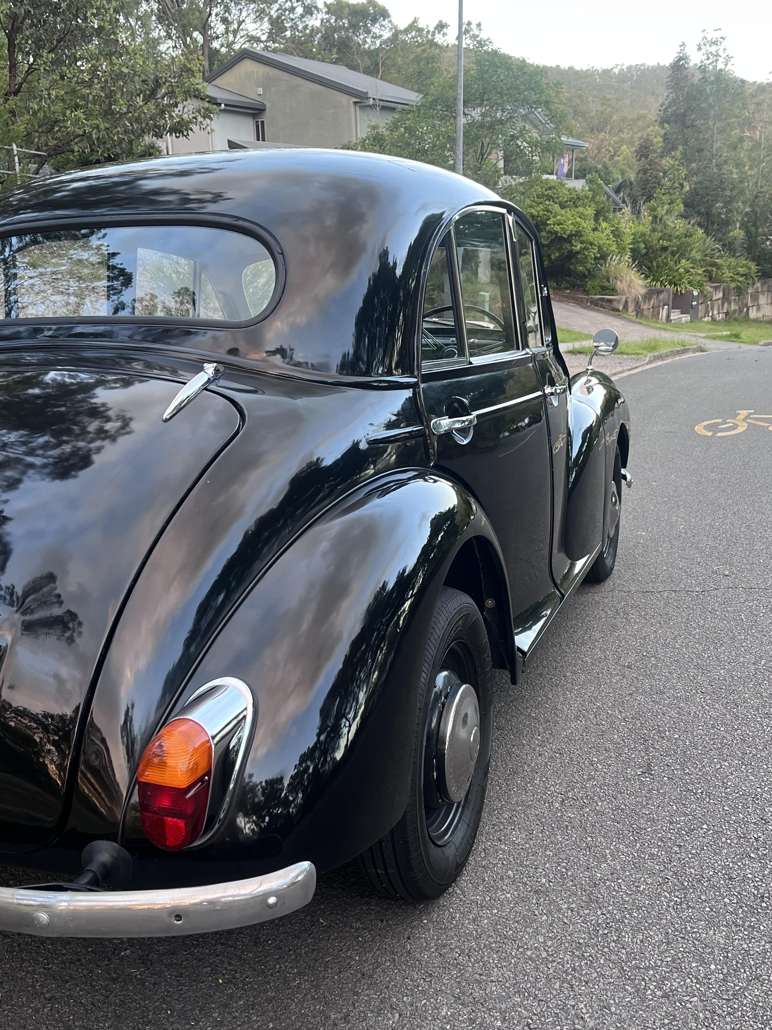 1952 MORRIS MINOR SERIES II SEDAN