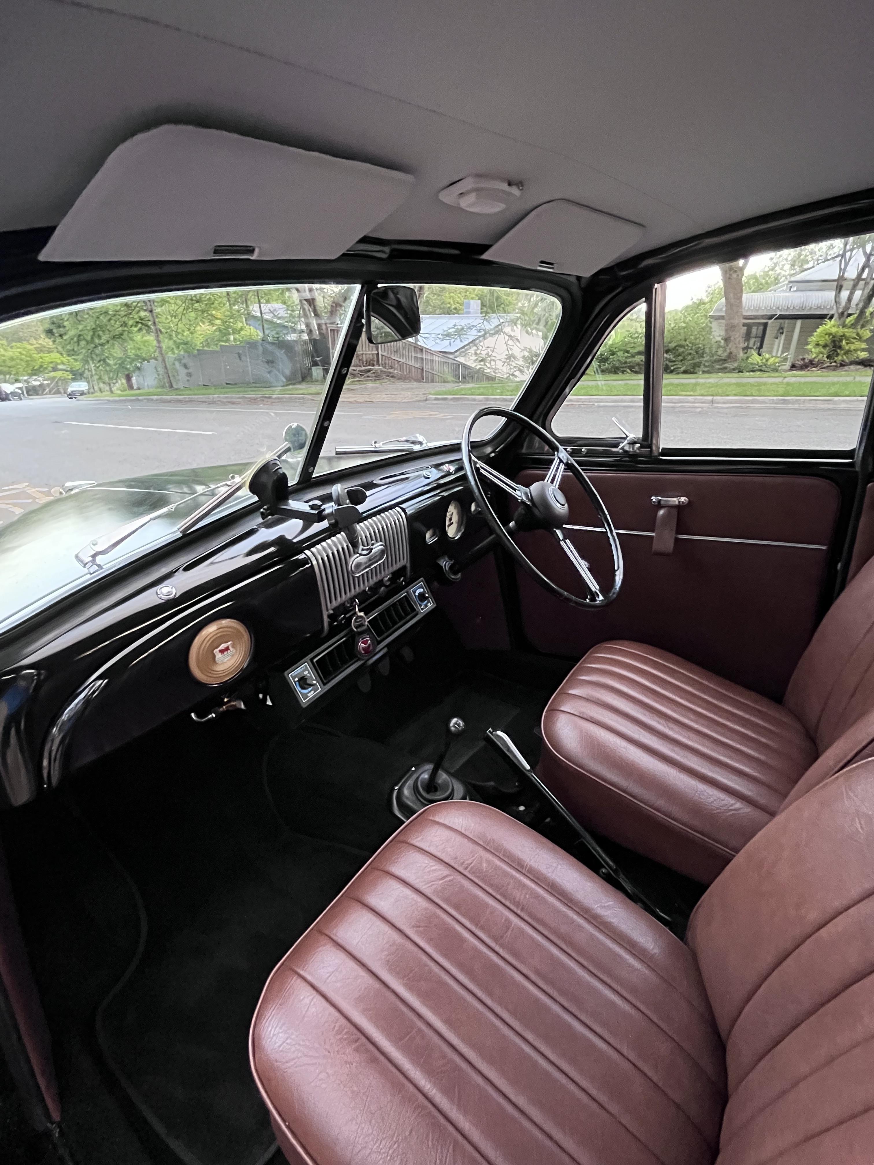 1952 MORRIS MINOR SERIES II SEDAN