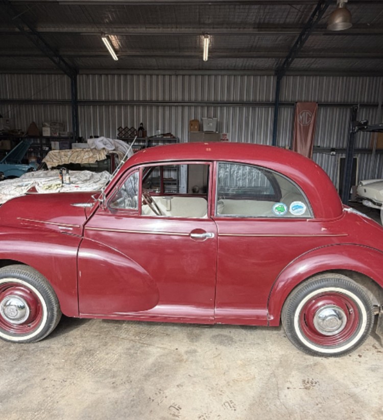 1952 MORRIS MINOR SERIES II SEDAN