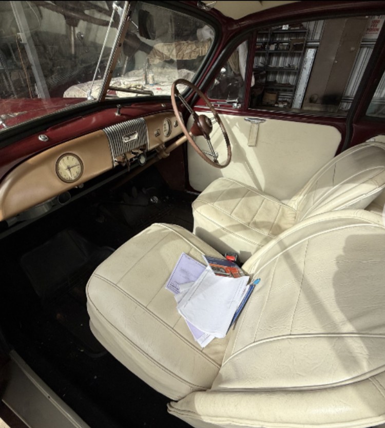 1952 MORRIS MINOR SERIES II SEDAN