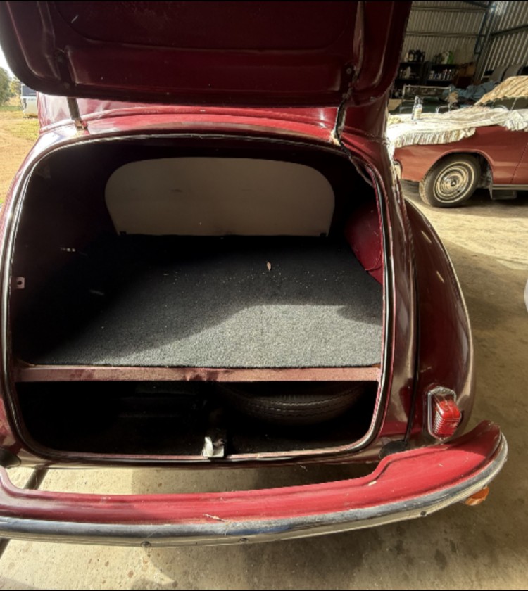 1952 MORRIS MINOR SERIES II SEDAN