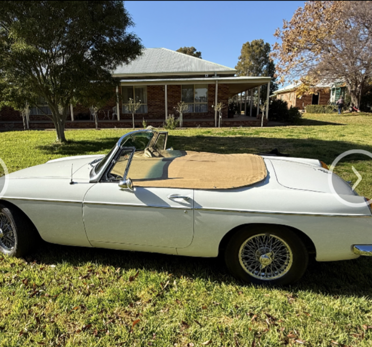 1967 MG MGB MKI 4 SPD MANUAL 2D CONVERTIBLE