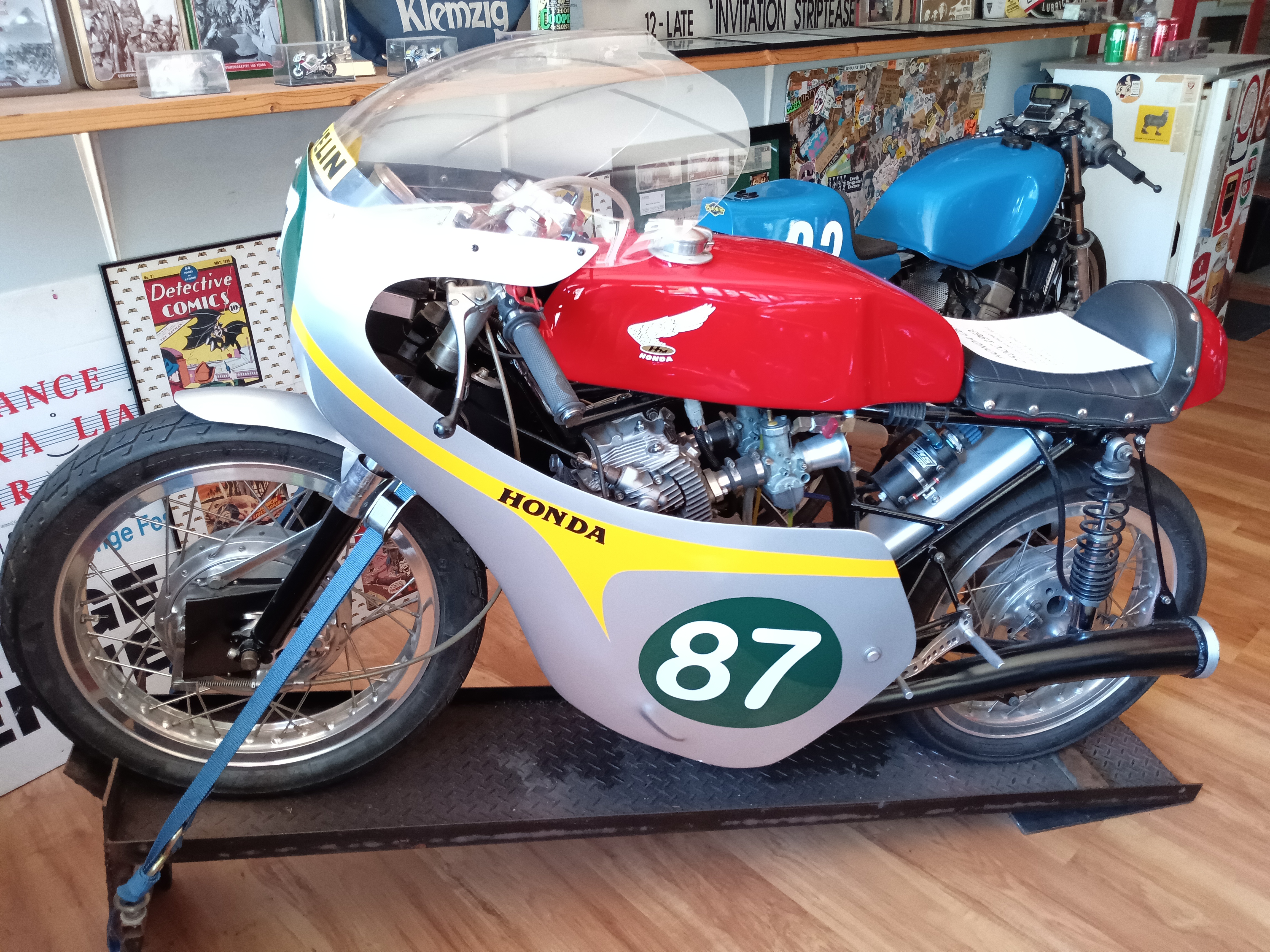 1963 HONDA CB72 250CC RACER