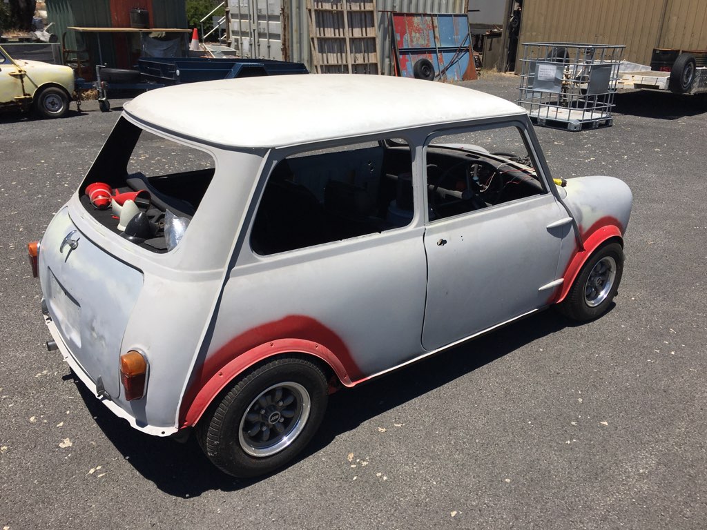 1969 MORRIS MINI DELUXE 2 DR SEDAN