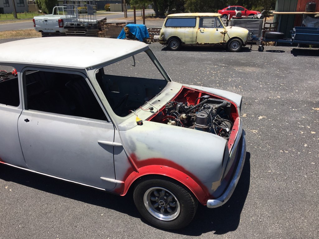 1969 MORRIS MINI DELUXE 2 DR SEDAN