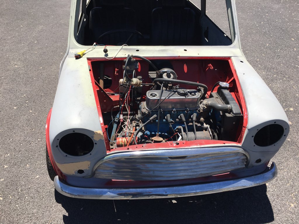 1969 MORRIS MINI DELUXE 2 DR SEDAN