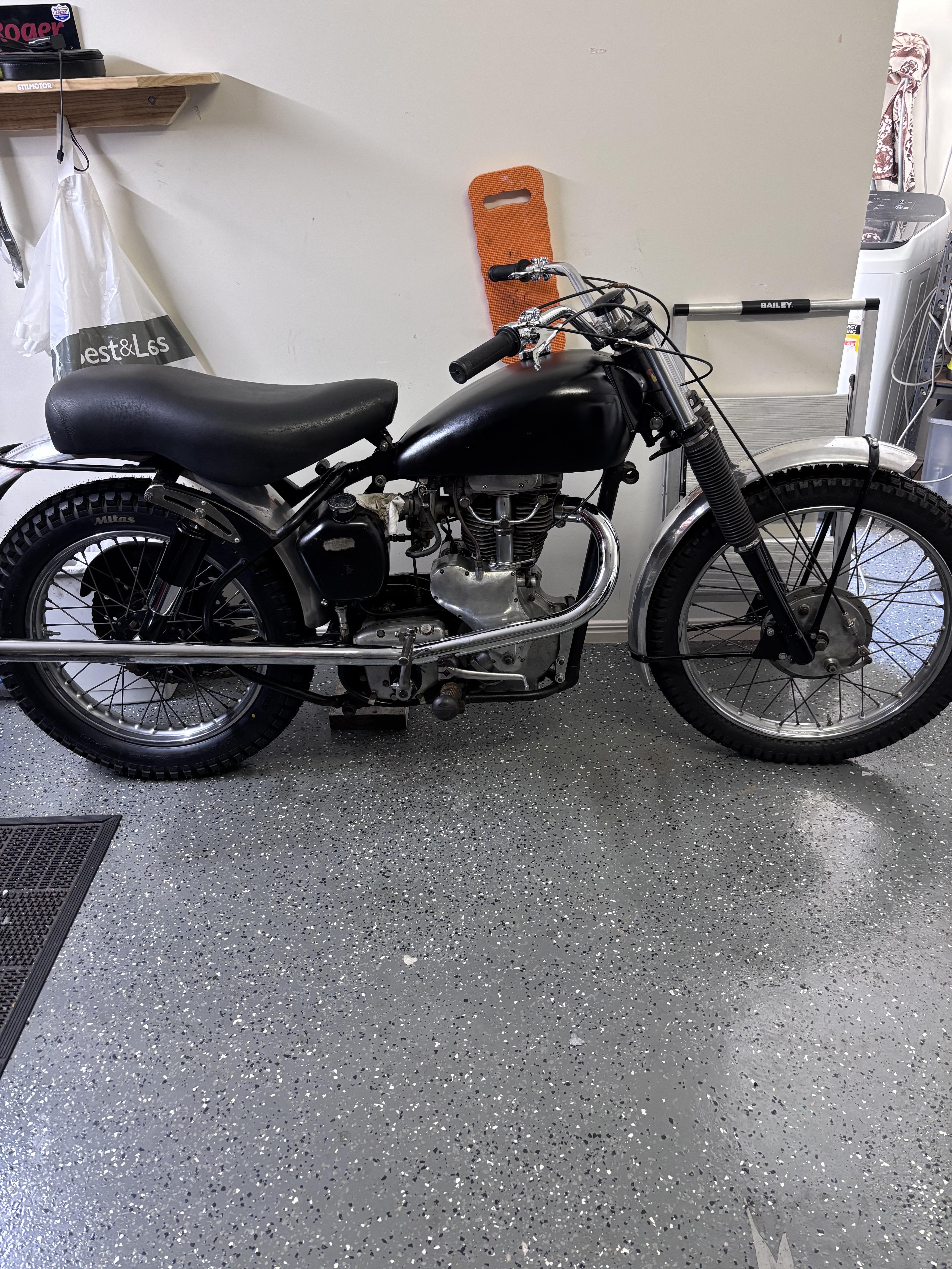 1954 VELOCETTE SCRAMBLER 500 RACER
