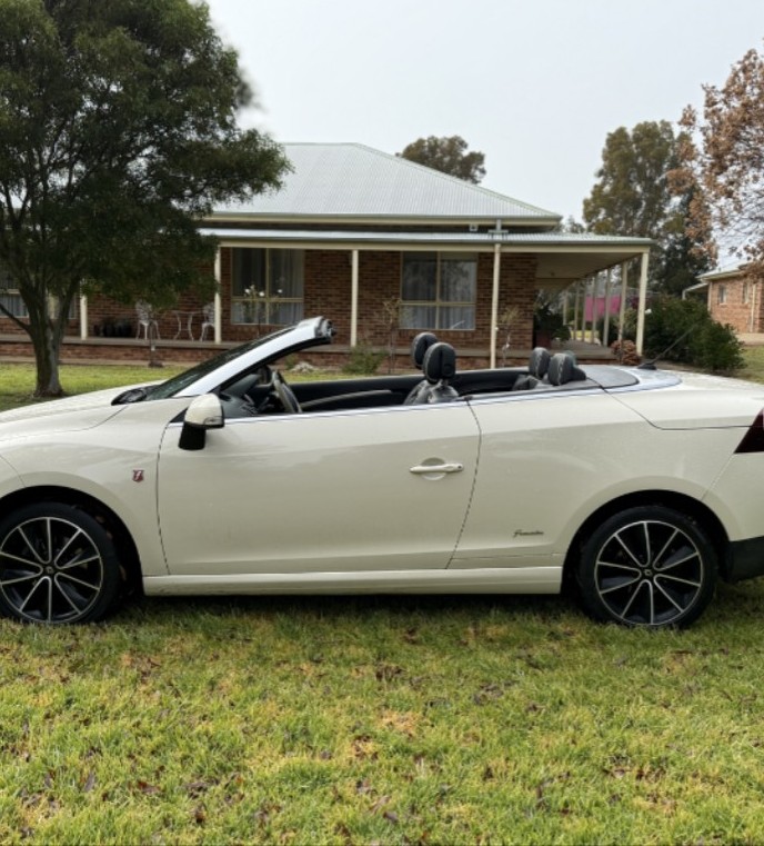 2013 RENAULT MEGANE E95 CONTINUOUS VARIABLE 2D CABRIOLET