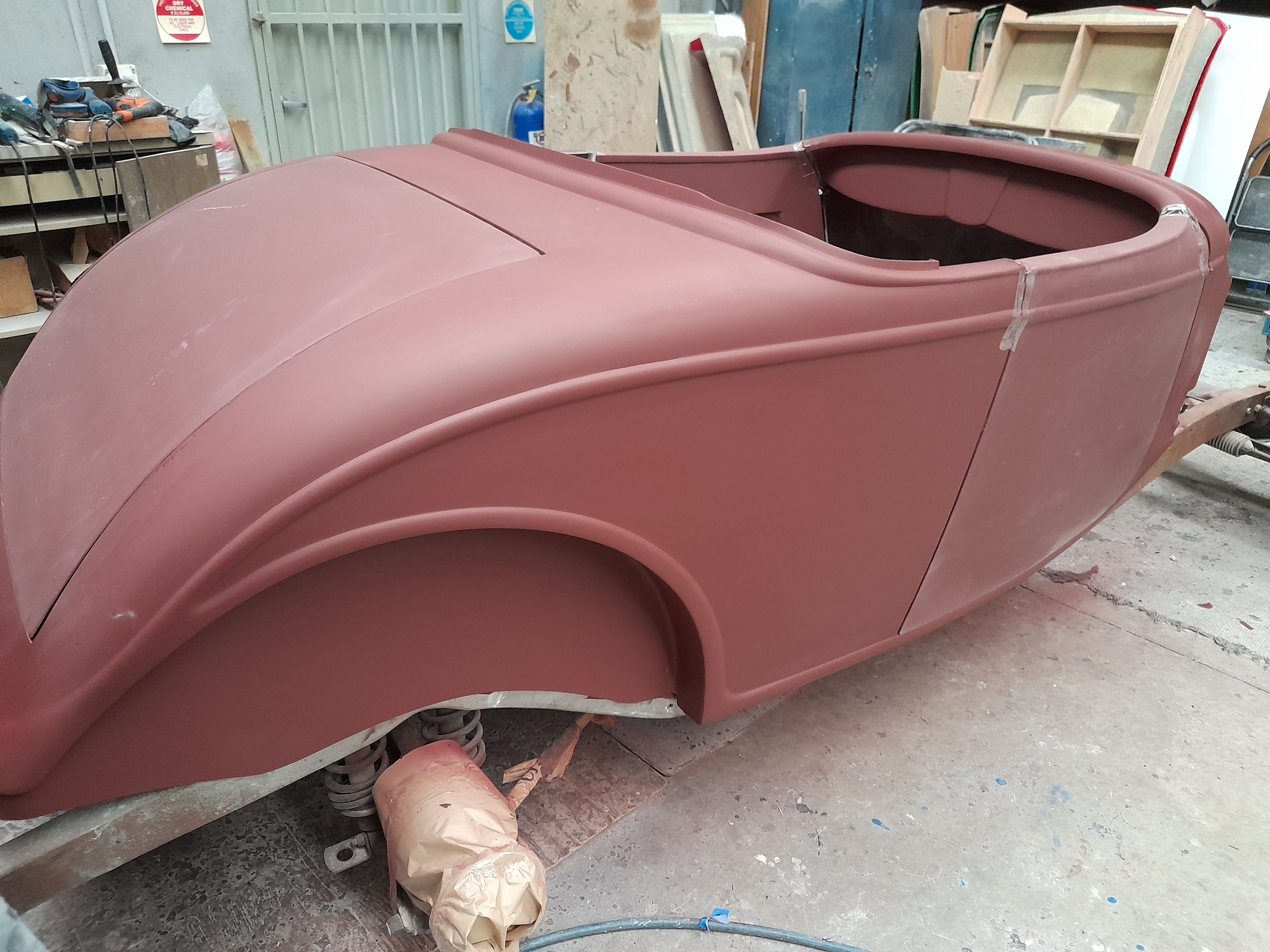 FORD 1933-34 FIBREGLASS ROADSTER BODY