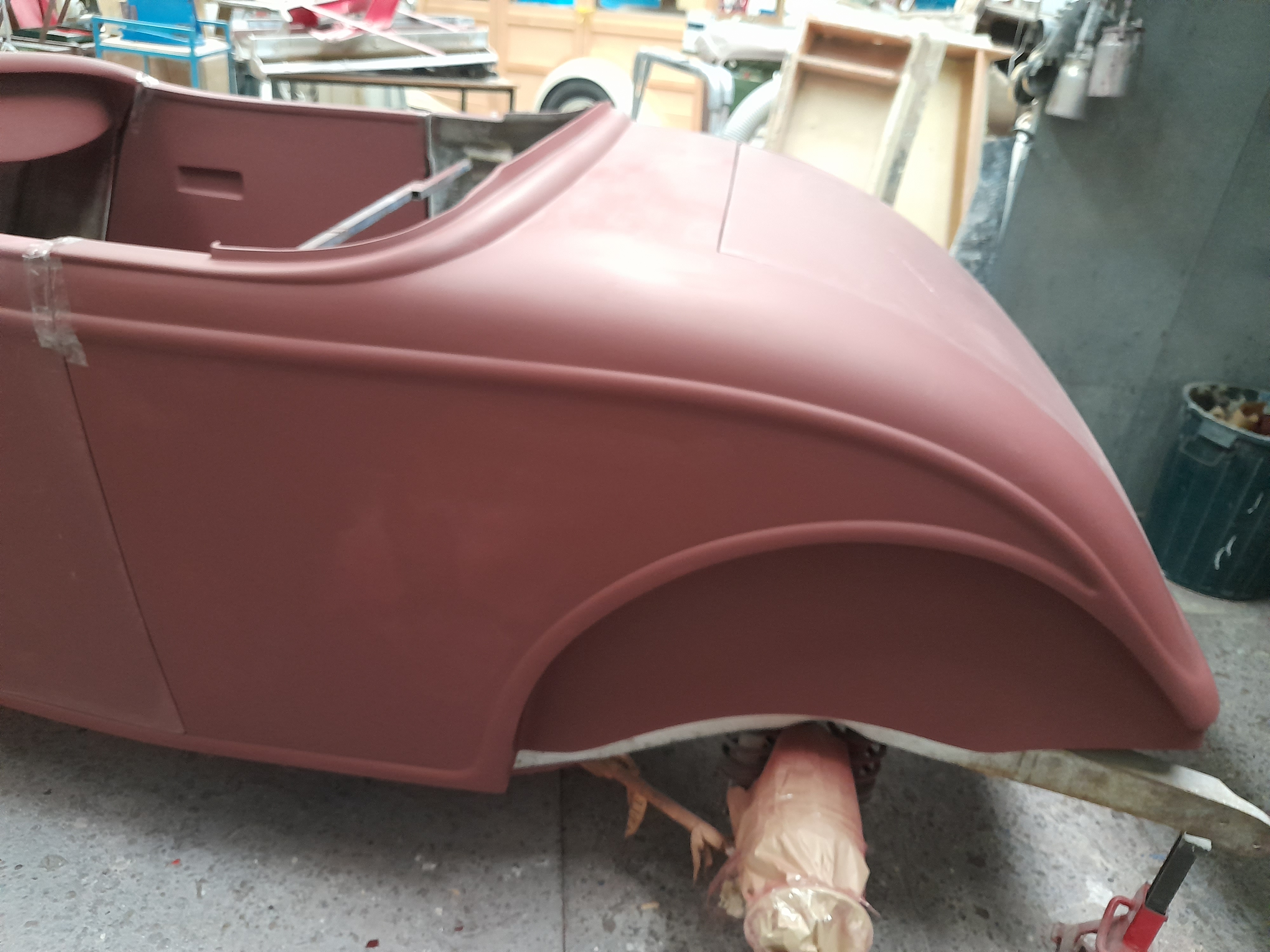 FORD 1933-34 FIBREGLASS ROADSTER BODY