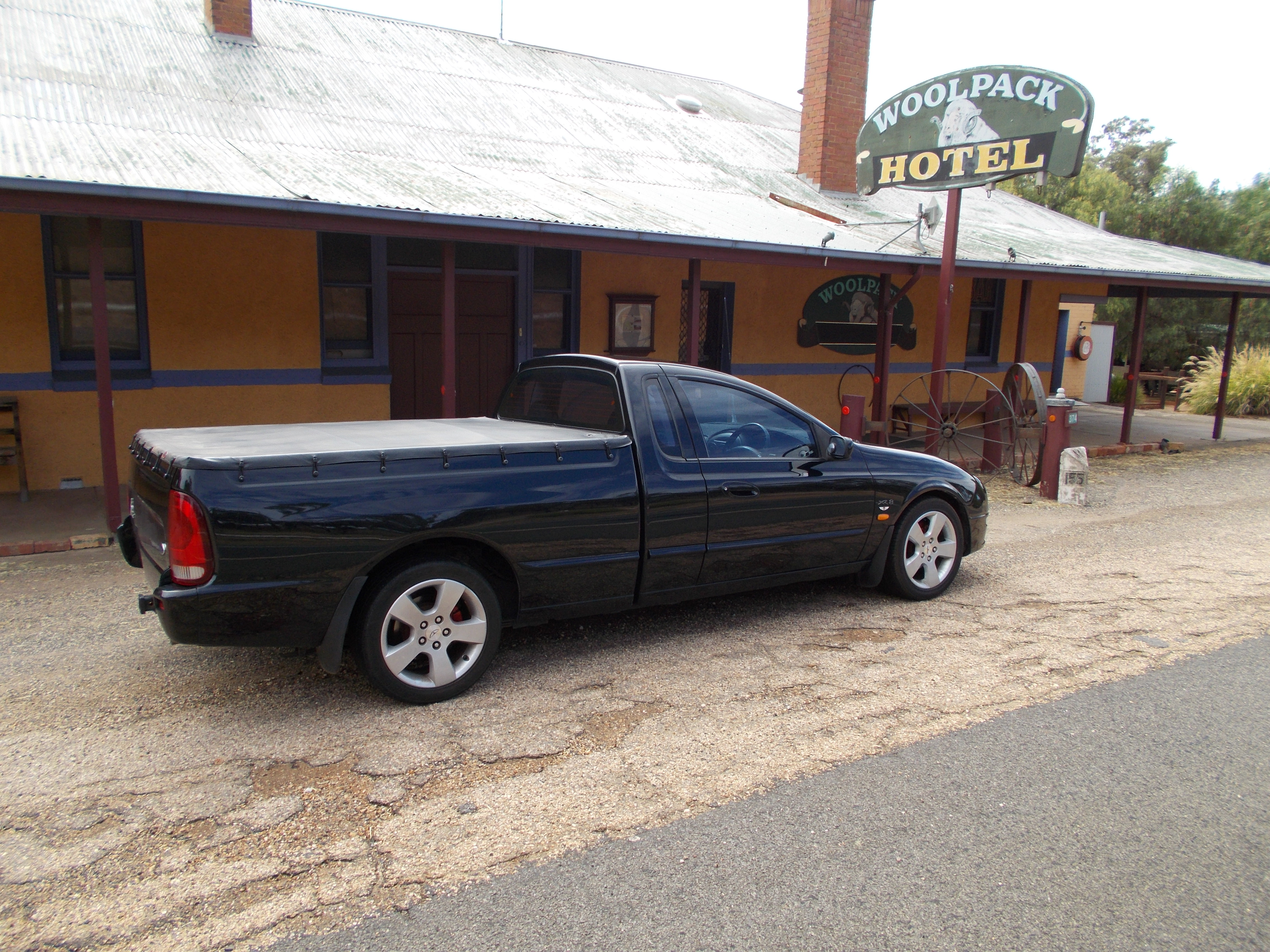 2000 TICKFORD FORD FALCON AUII XR8 4 SP AUTOMATIC UTILITY 