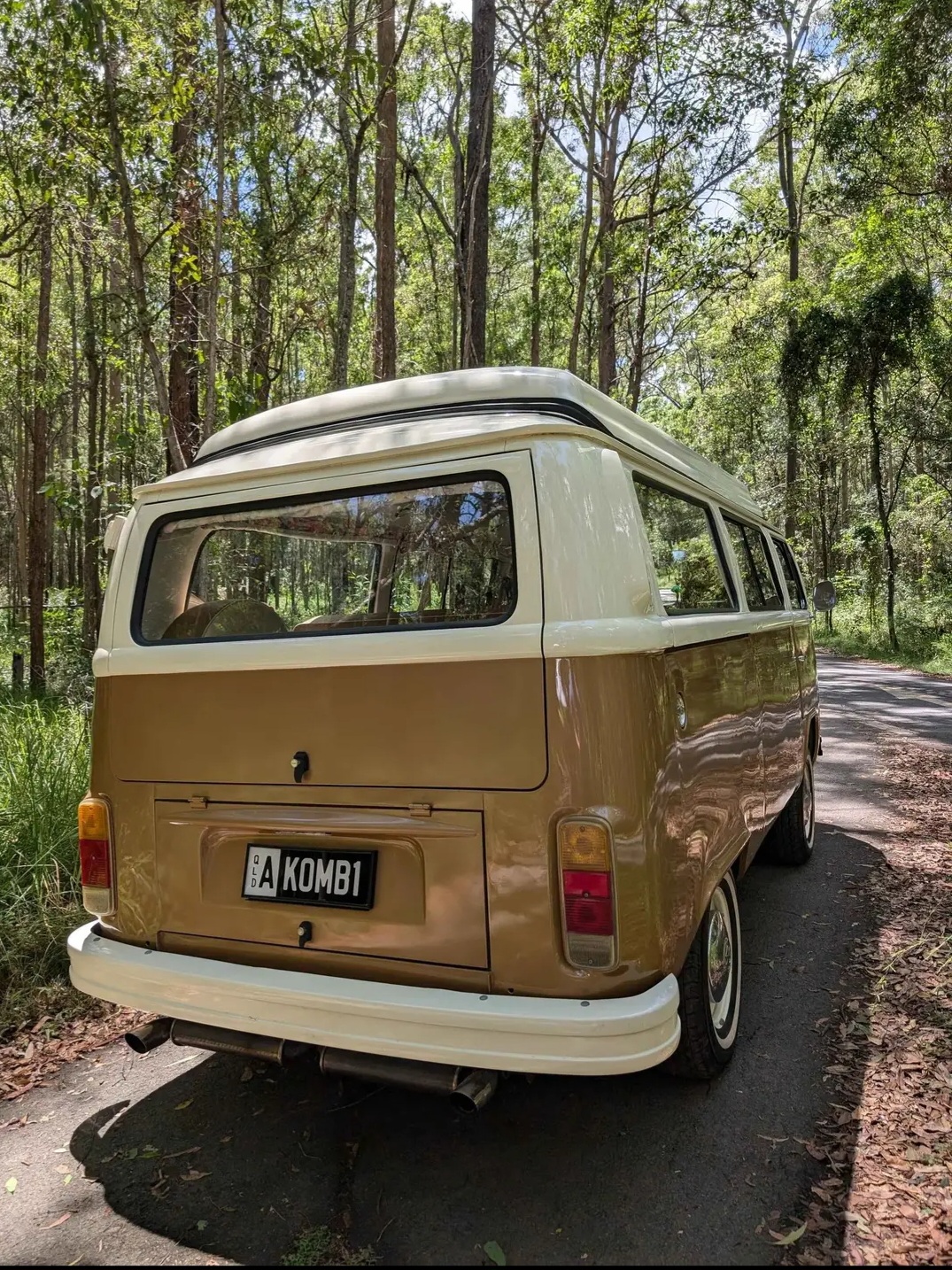 1974 VOLKSWAGEN KOMBI CAMPER VAN