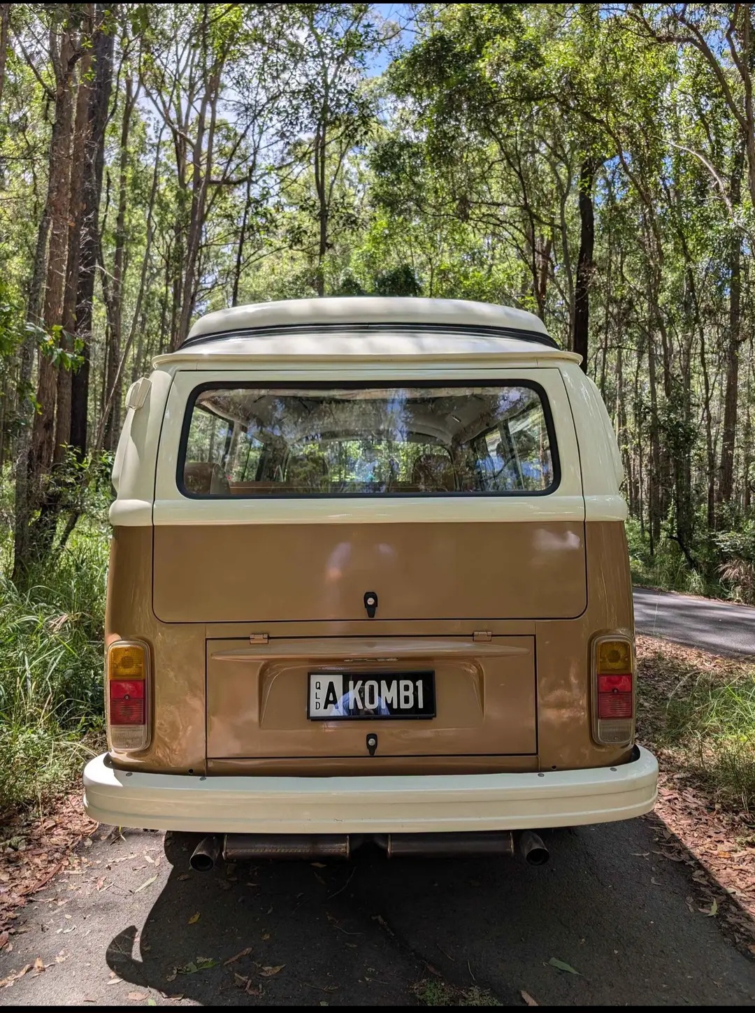 1974 VOLKSWAGEN KOMBI CAMPER VAN