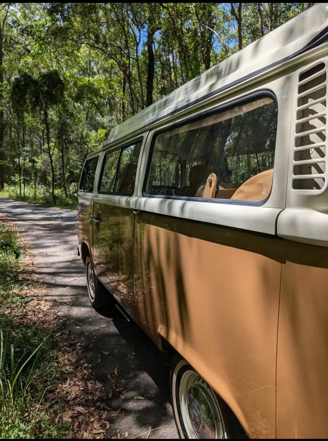1974 VOLKSWAGEN KOMBI CAMPER VAN