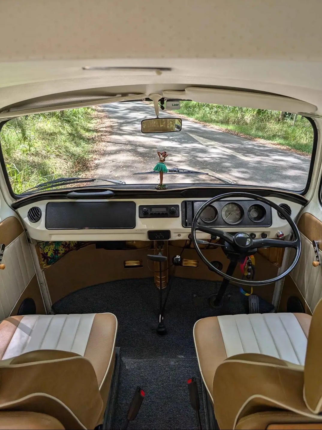 1974 VOLKSWAGEN KOMBI CAMPER VAN