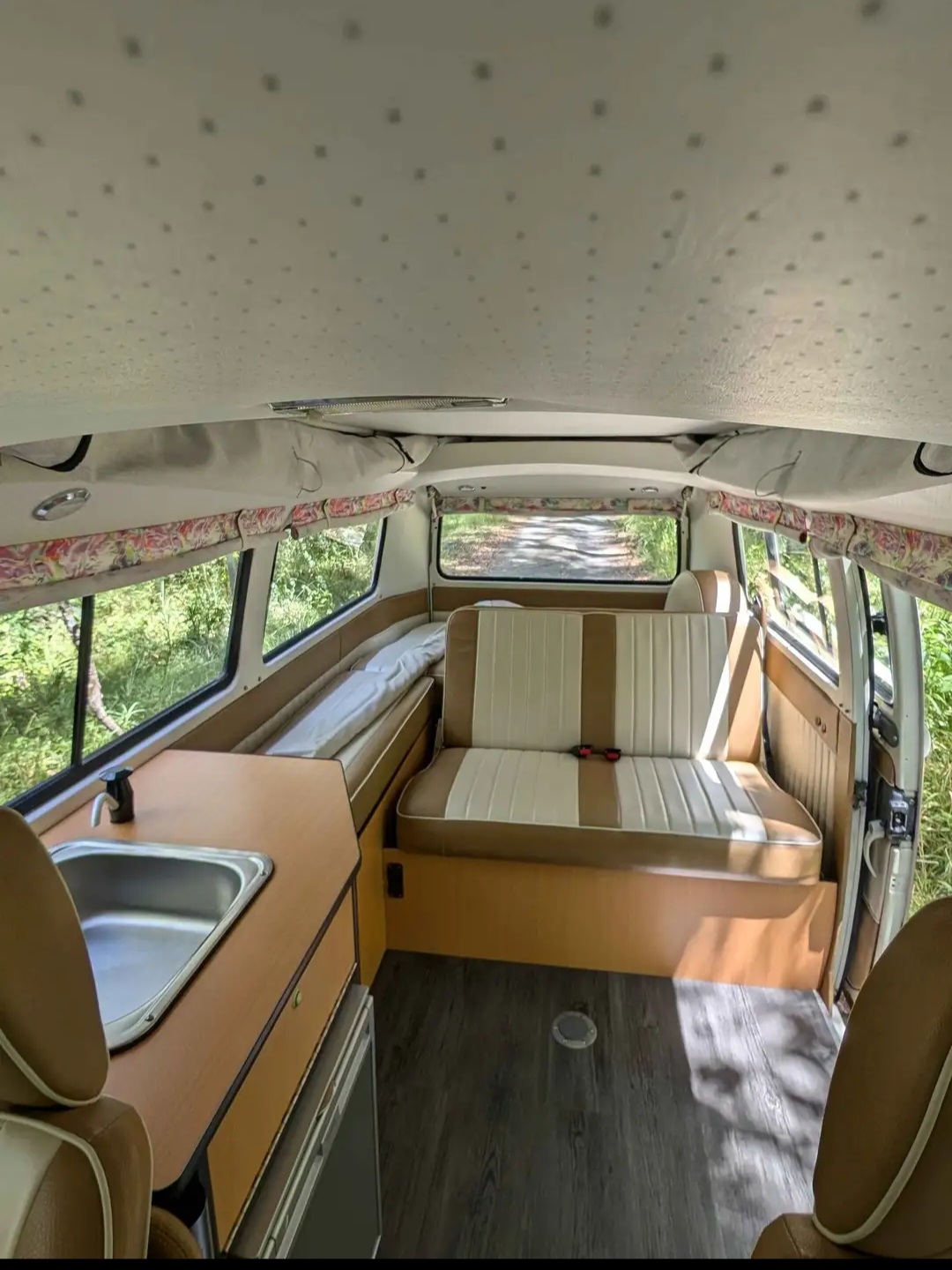 1974 VOLKSWAGEN KOMBI CAMPER VAN