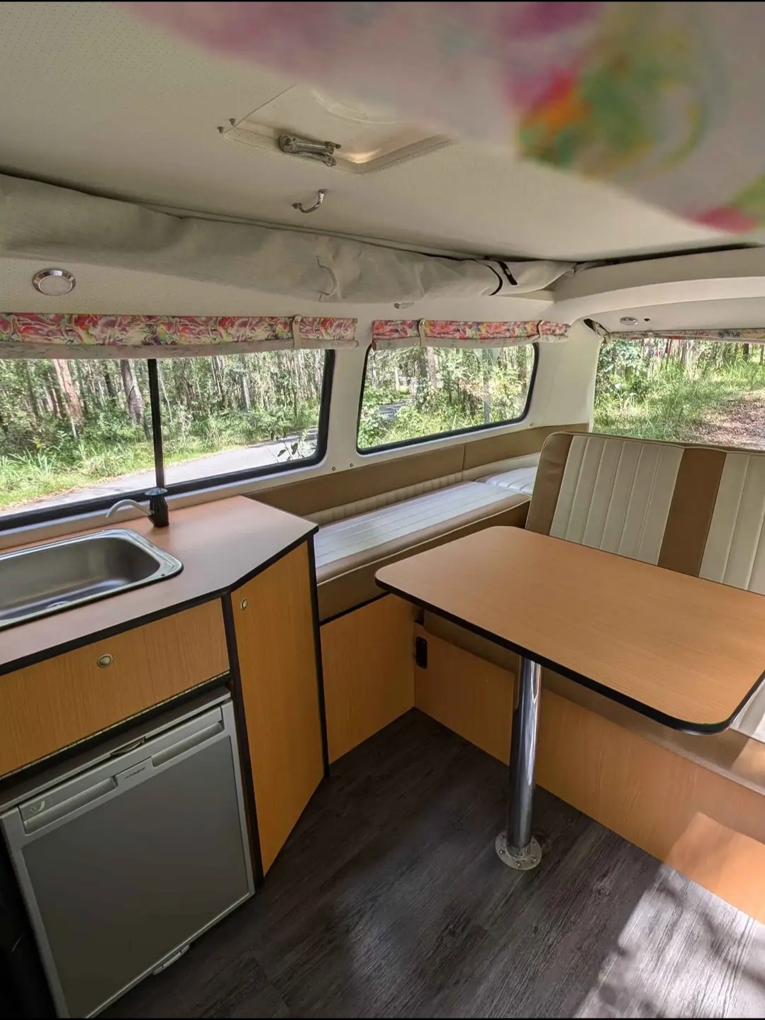 1974 VOLKSWAGEN KOMBI CAMPER VAN