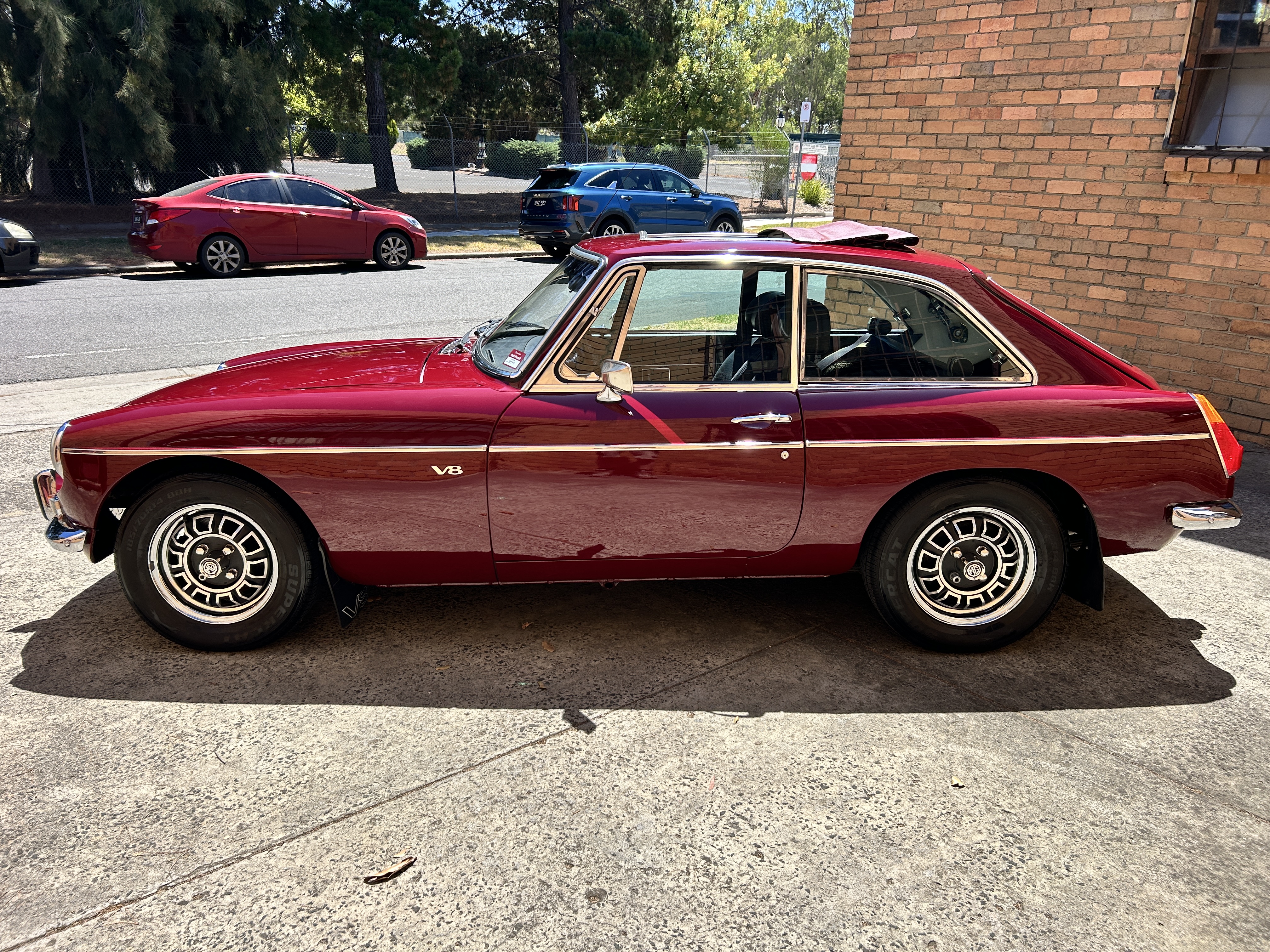 1973 MG MGB GT 4 SPD OVERDRIVE COUPE 