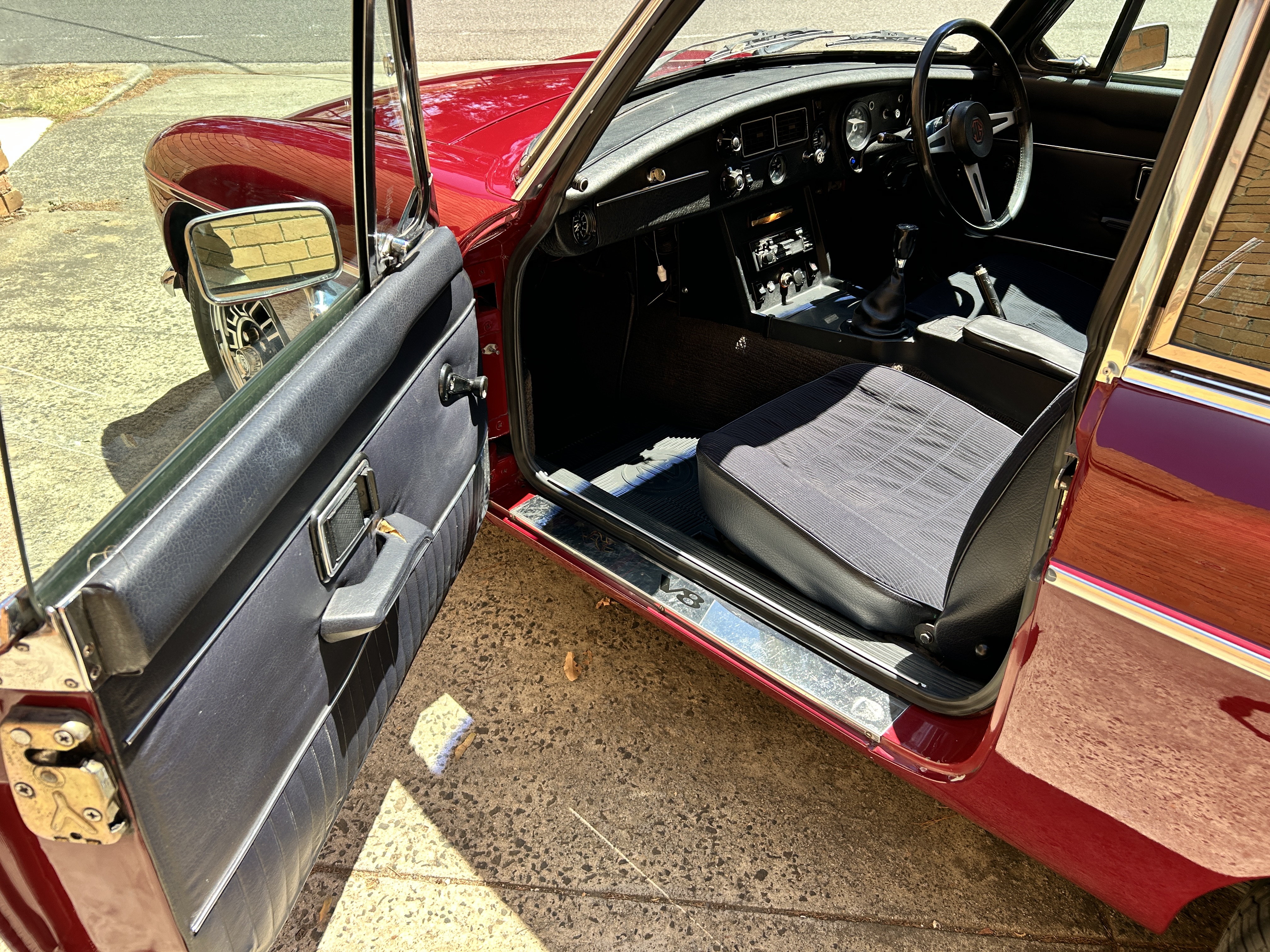 1973 MG MGB GT 4 SPD OVERDRIVE COUPE 