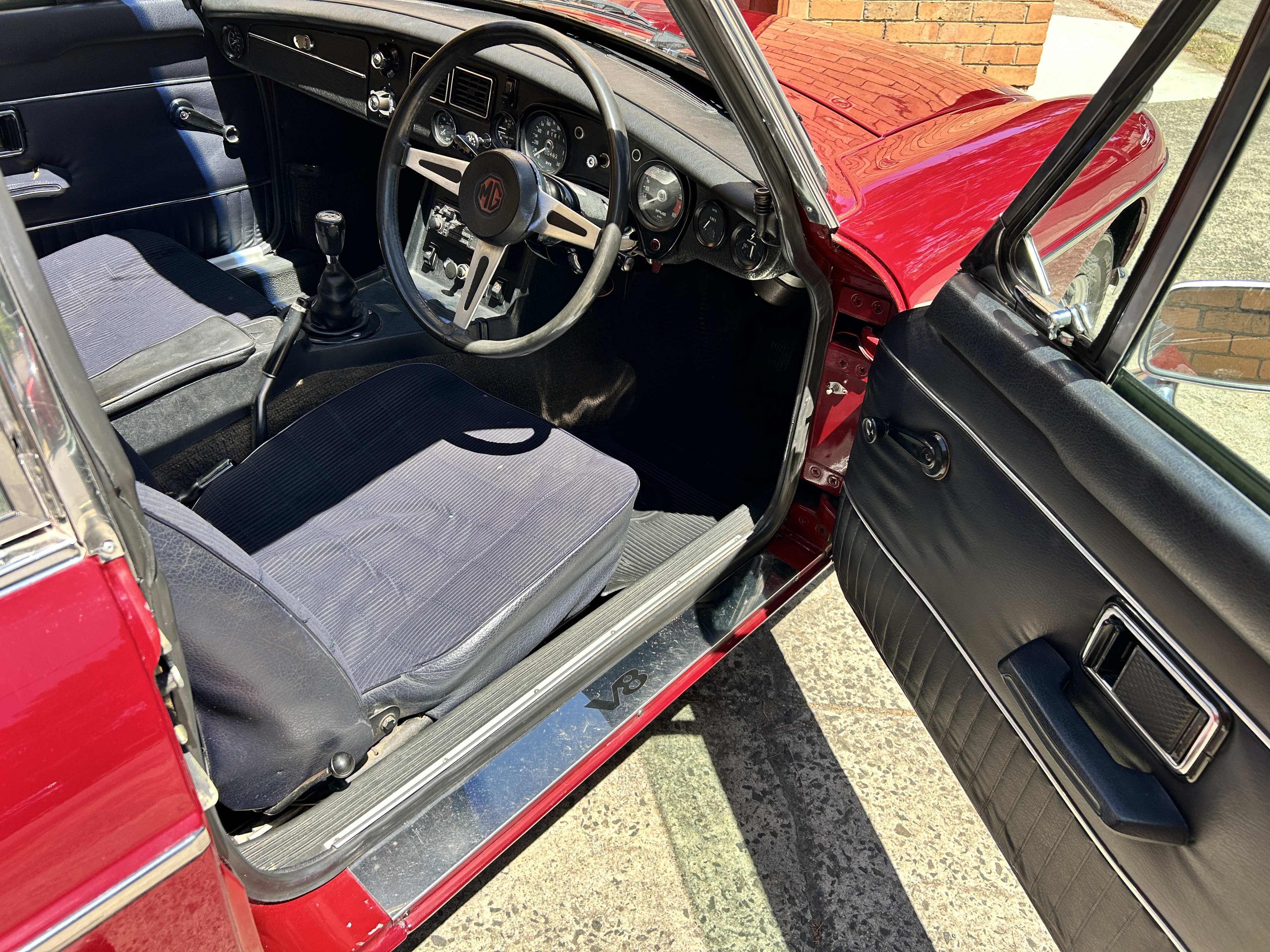 1973 MG MGB GT 4 SPD OVERDRIVE COUPE 