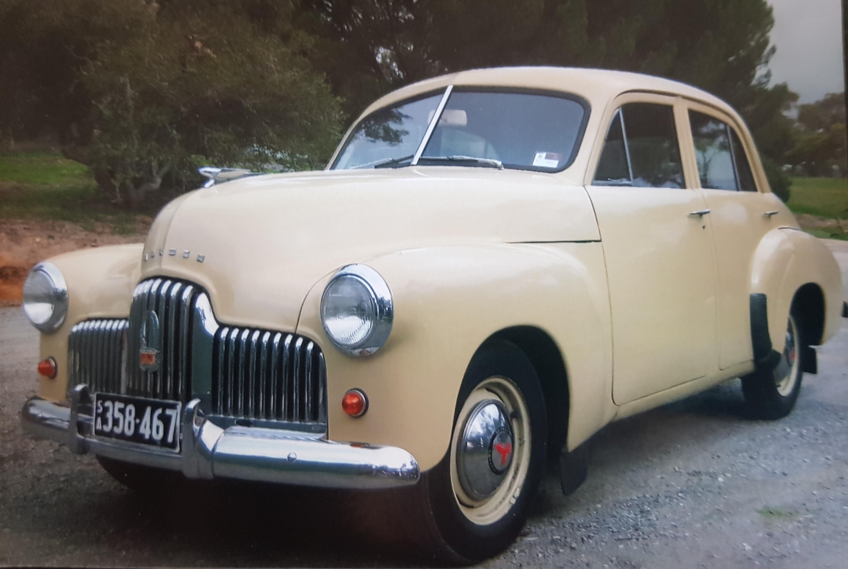 1952 HOLDEN 48-215 FX SEDAN 