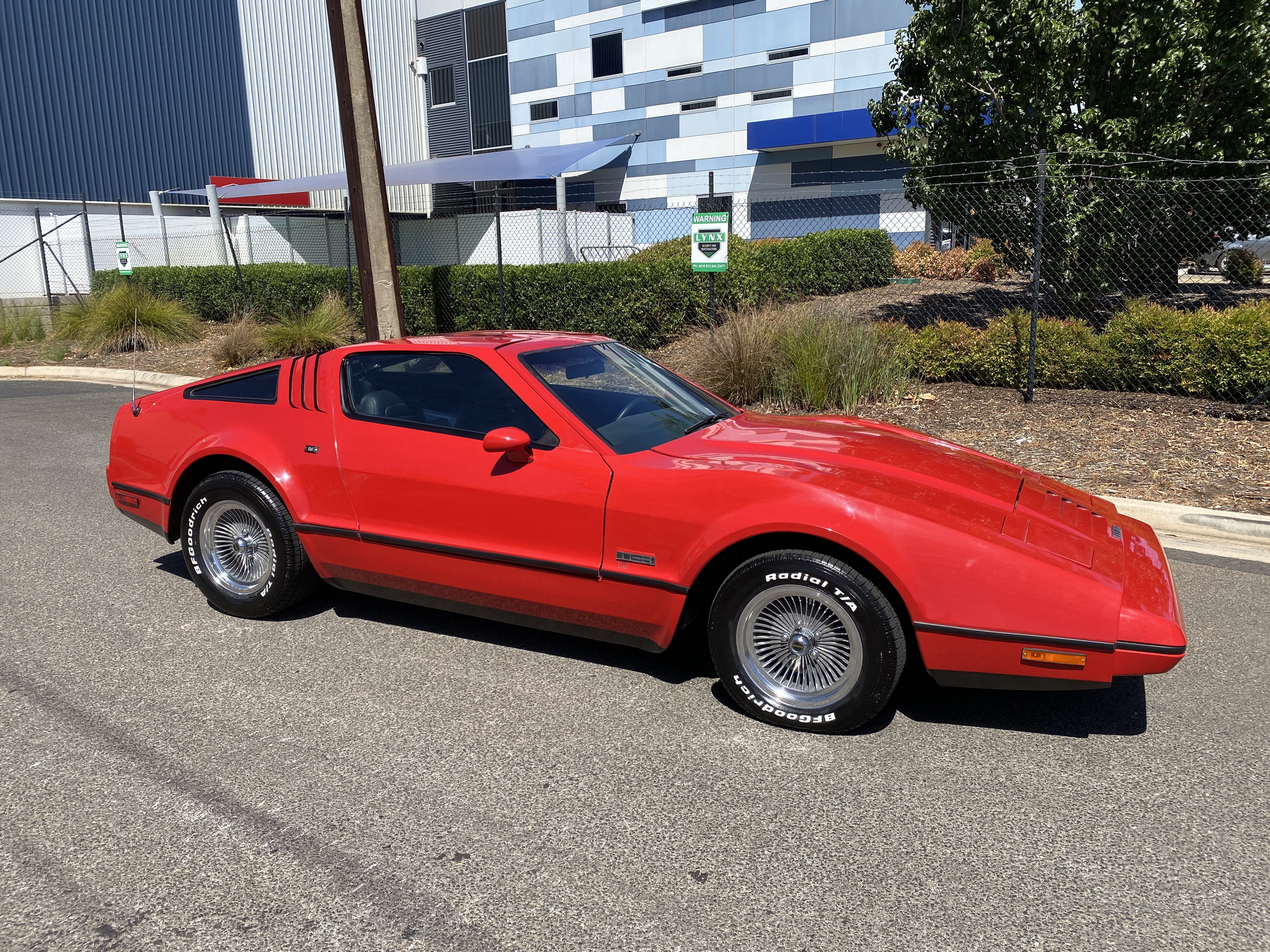 1974 BRICKLIN SV1 GULLWING AUTOMATIC COUPE