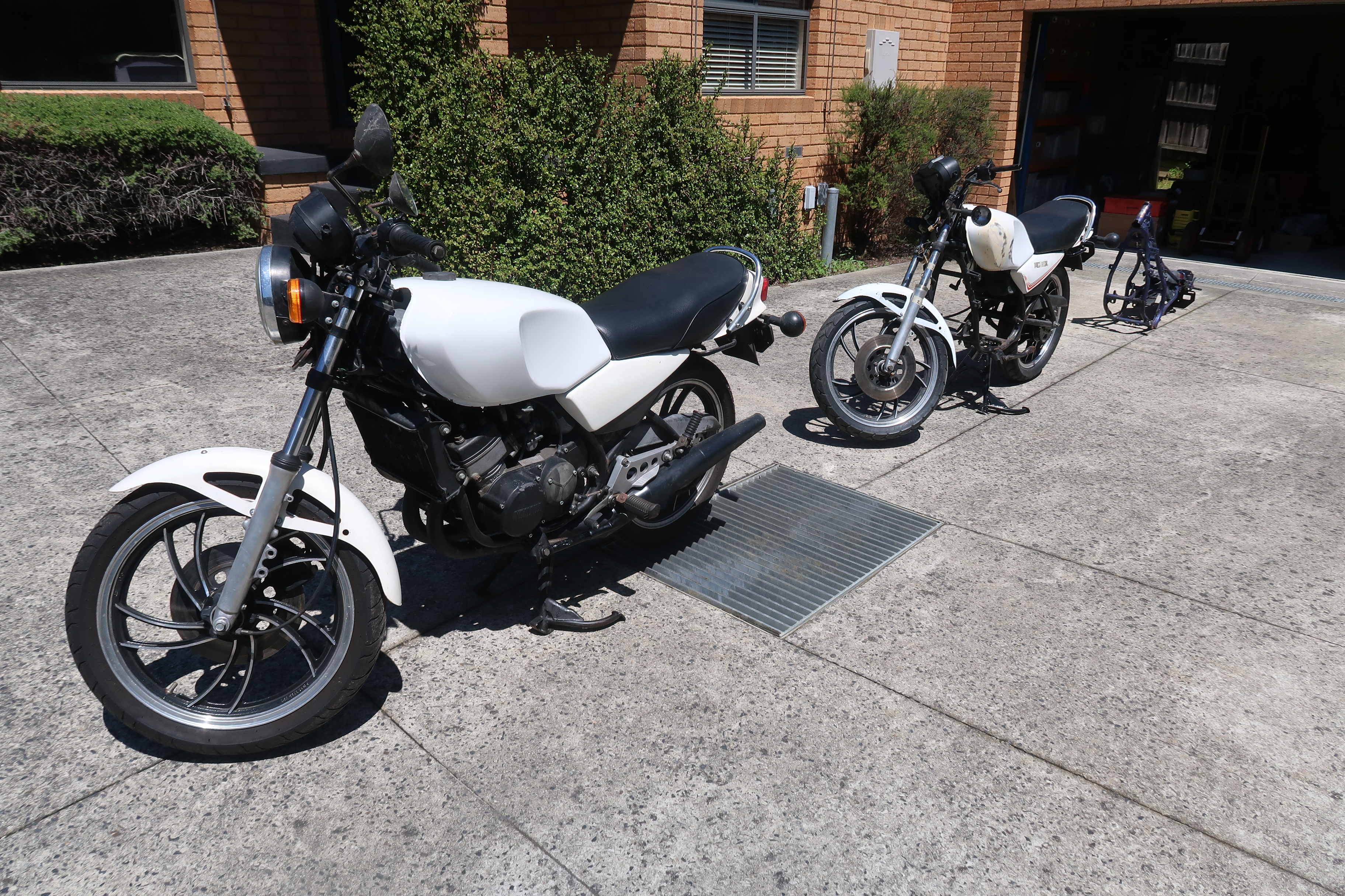 1982 YAMAHA RD250 ROAD