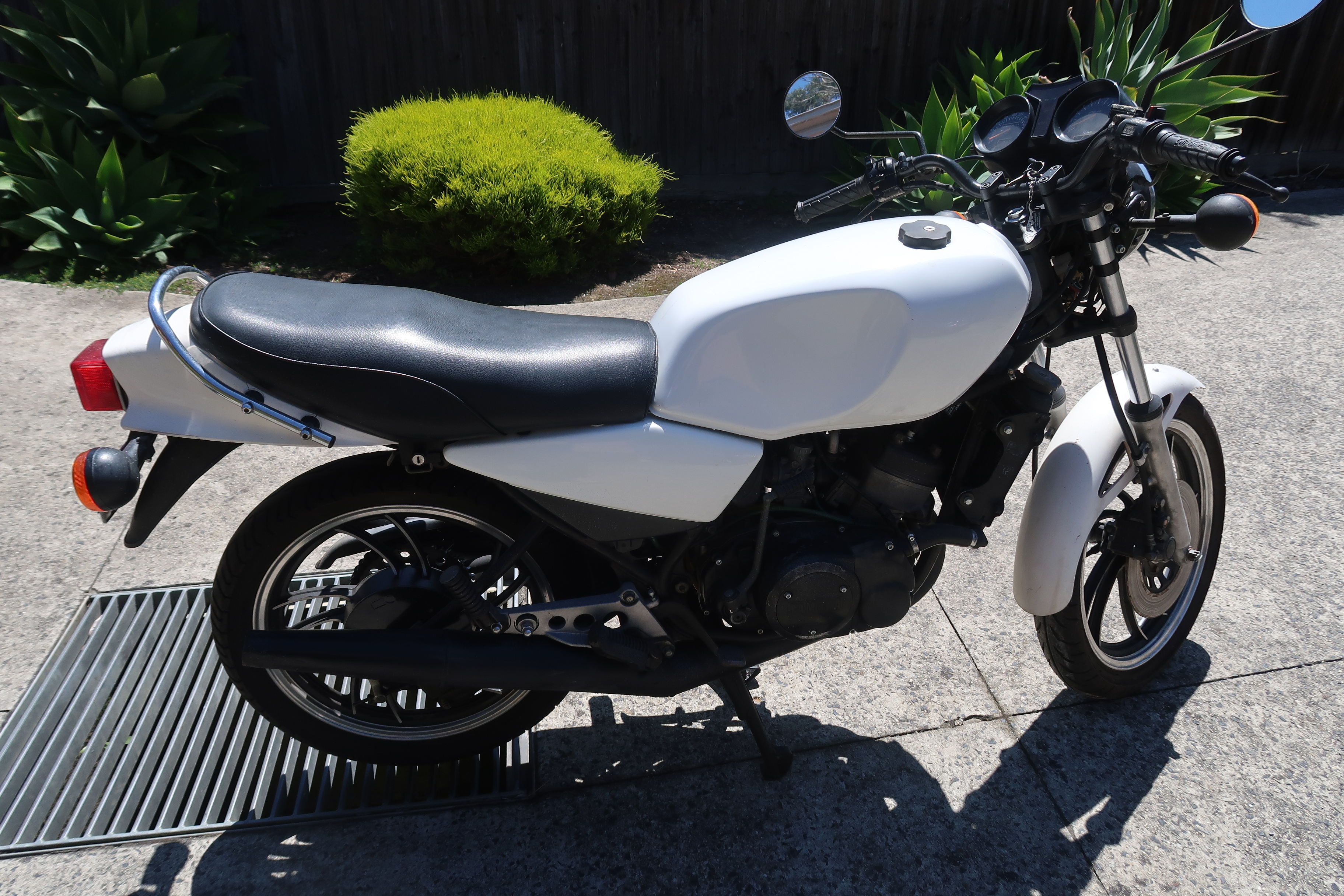 1982 YAMAHA RD250 ROAD
