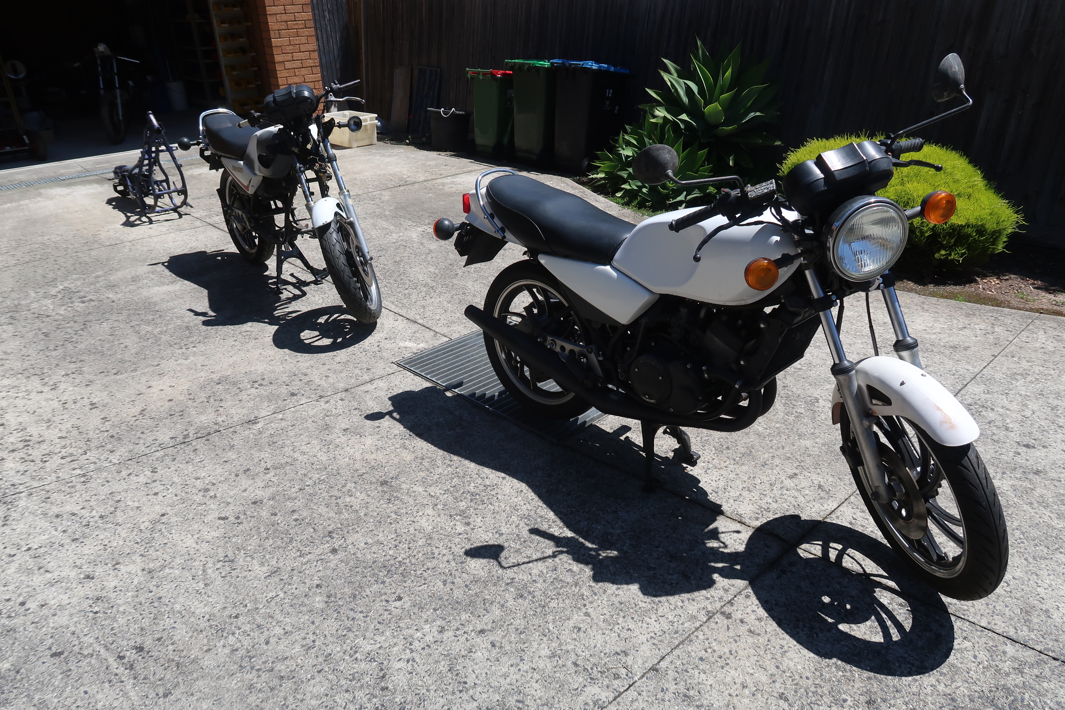 1982 YAMAHA RD250 ROAD