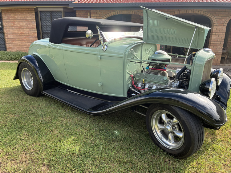 1932 FORD ROADSTER HOT ROD 