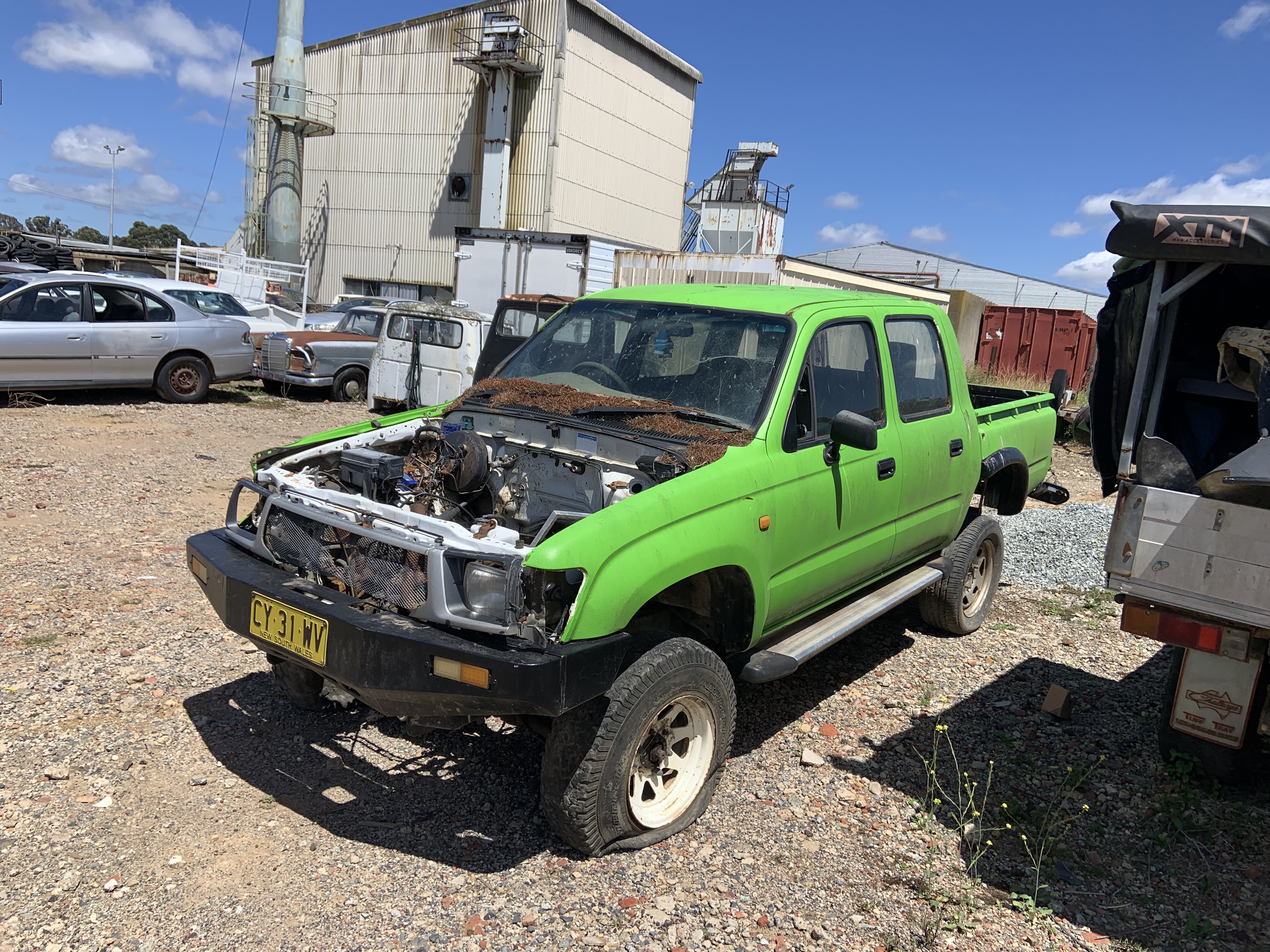 2000 TOYOTA HILUX KZN165R (4x4) 5 SP MANUAL 4x4 DUAL CAB P/UP